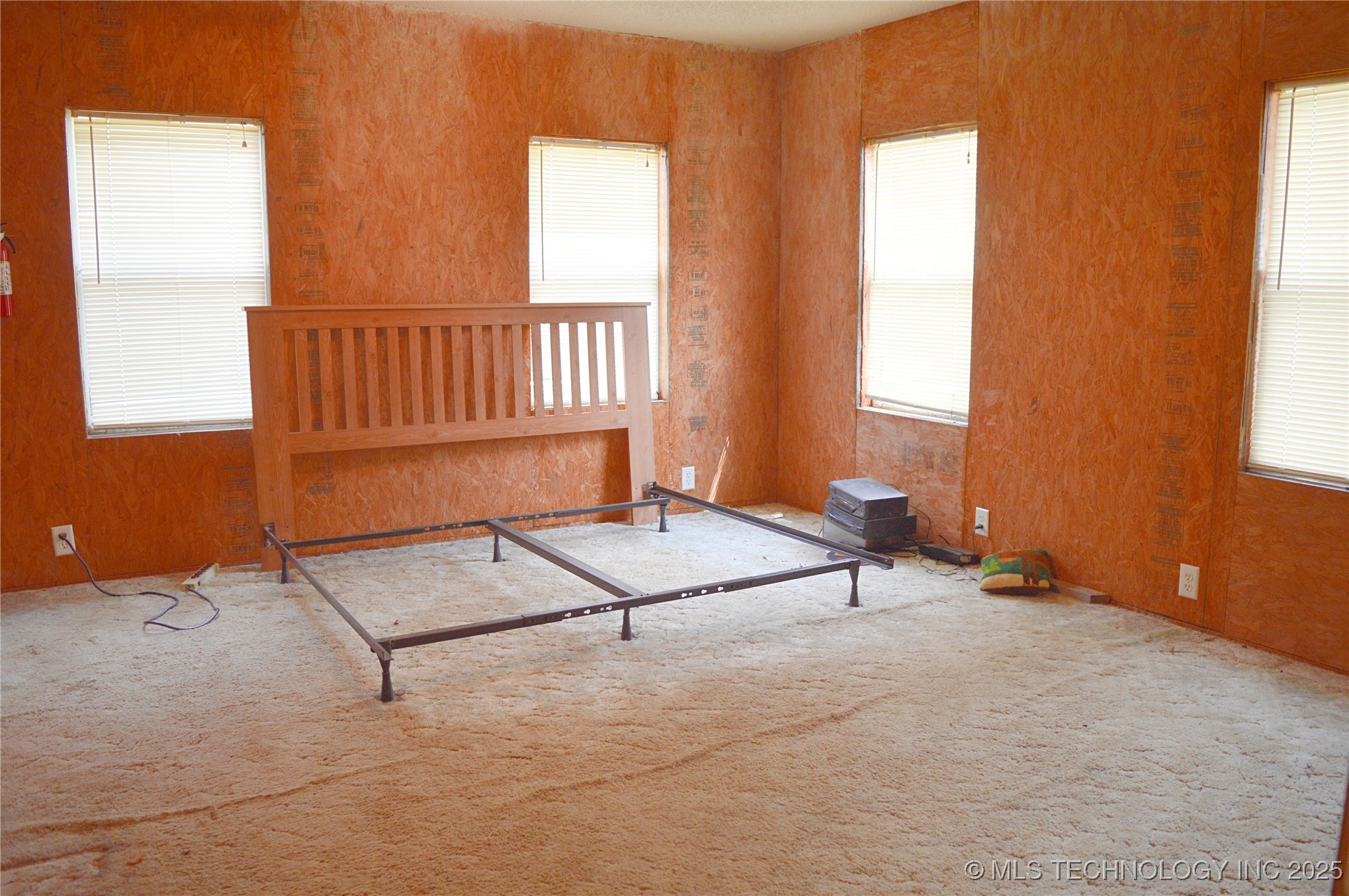 837 N 4250 Road Property Photo 16