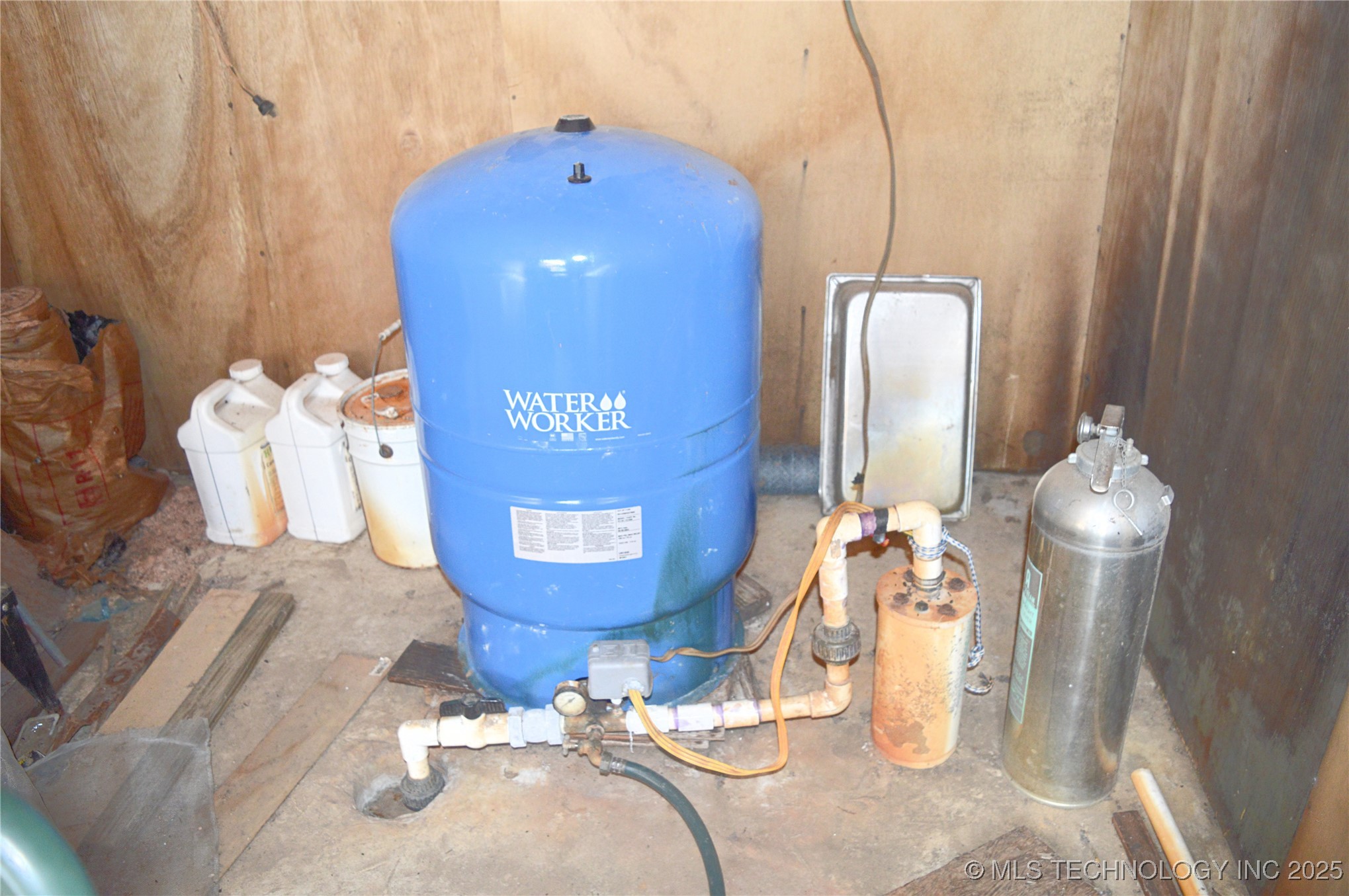 837 N 4250 Road Property Photo 21