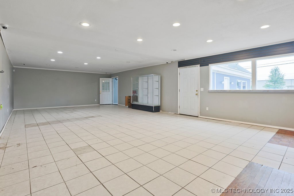 324 W Ketchum Avenue Property Photo 17