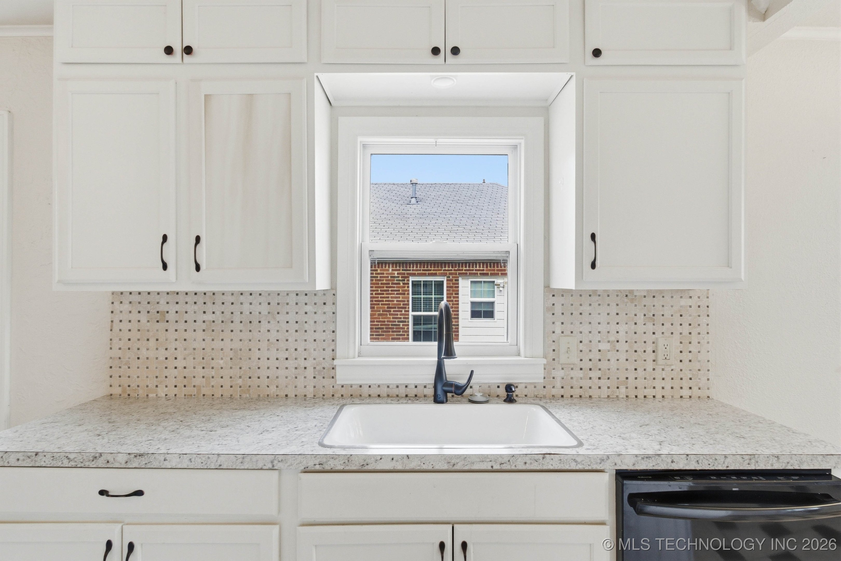 1311 S College Avenue Property Photo 9