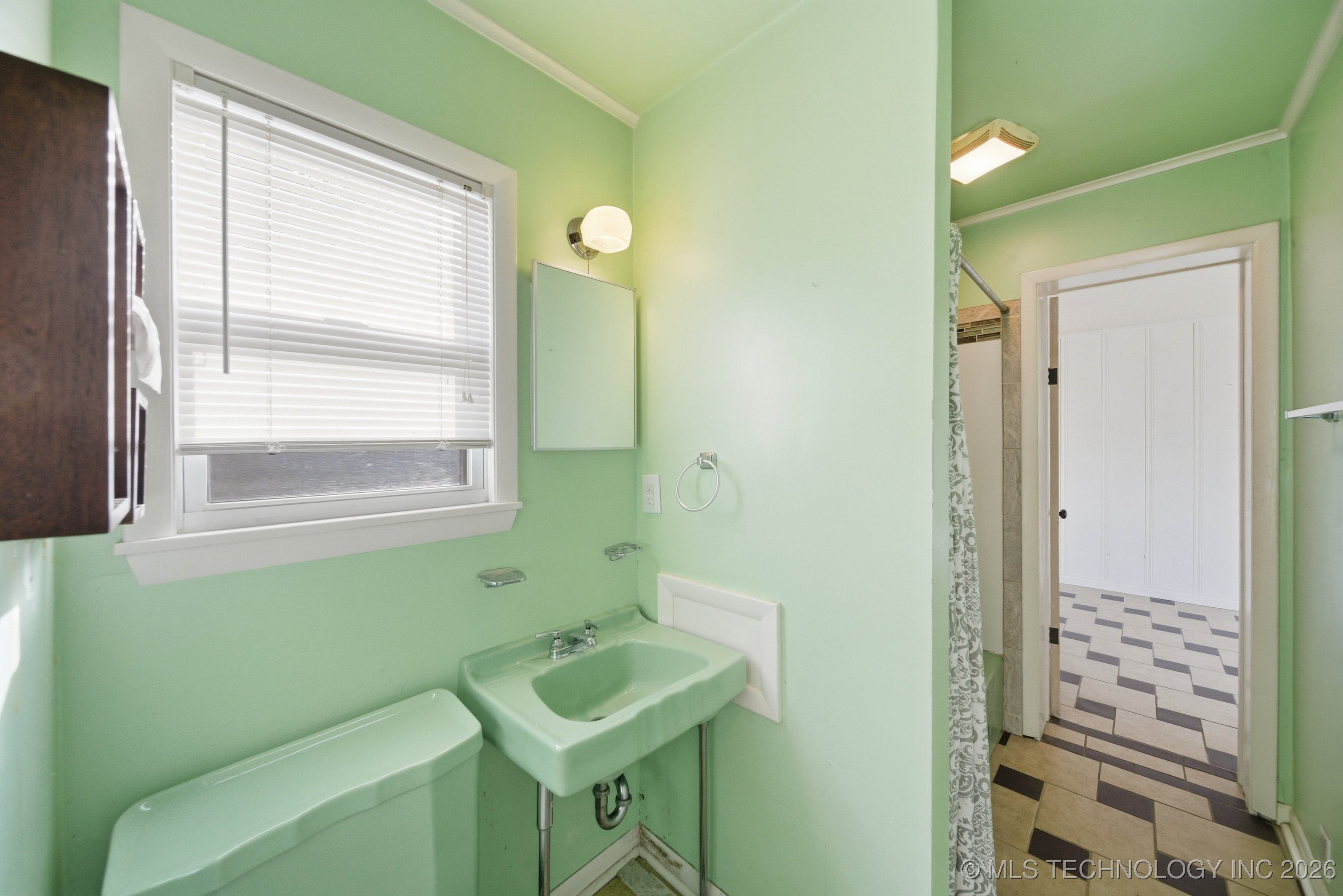 1311 S College Avenue Property Photo 20