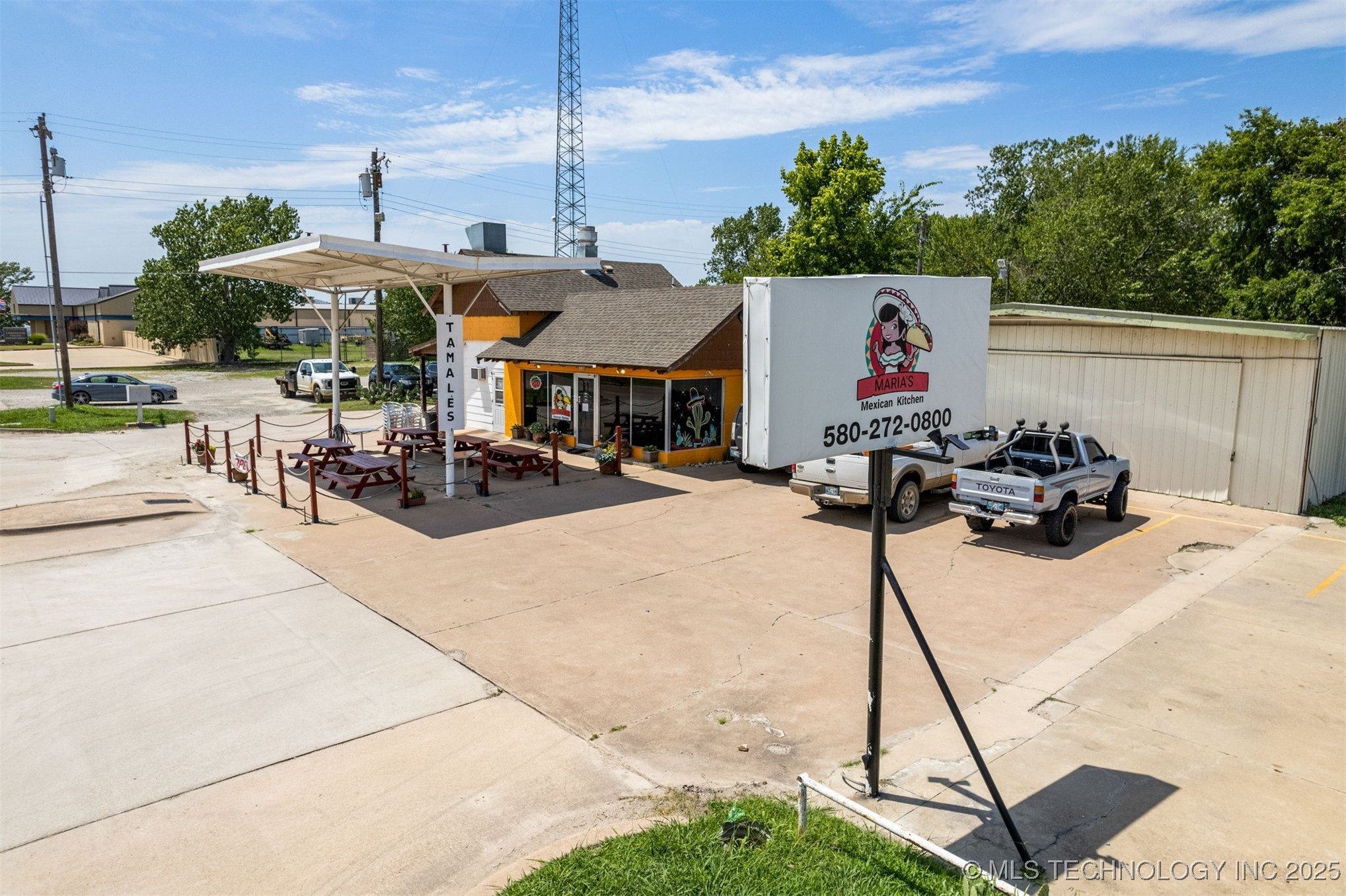 1028 W Main Property Photo 3