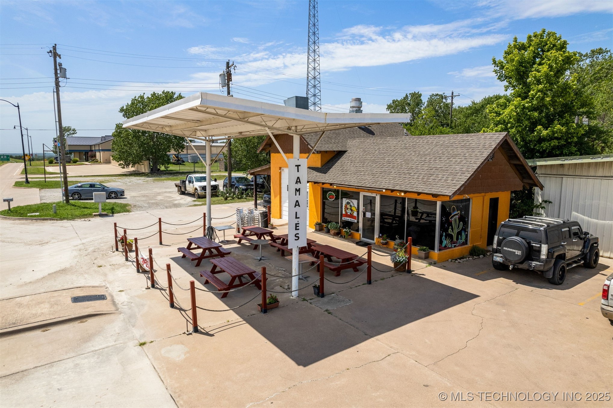 1028 W Main Property Photo 4