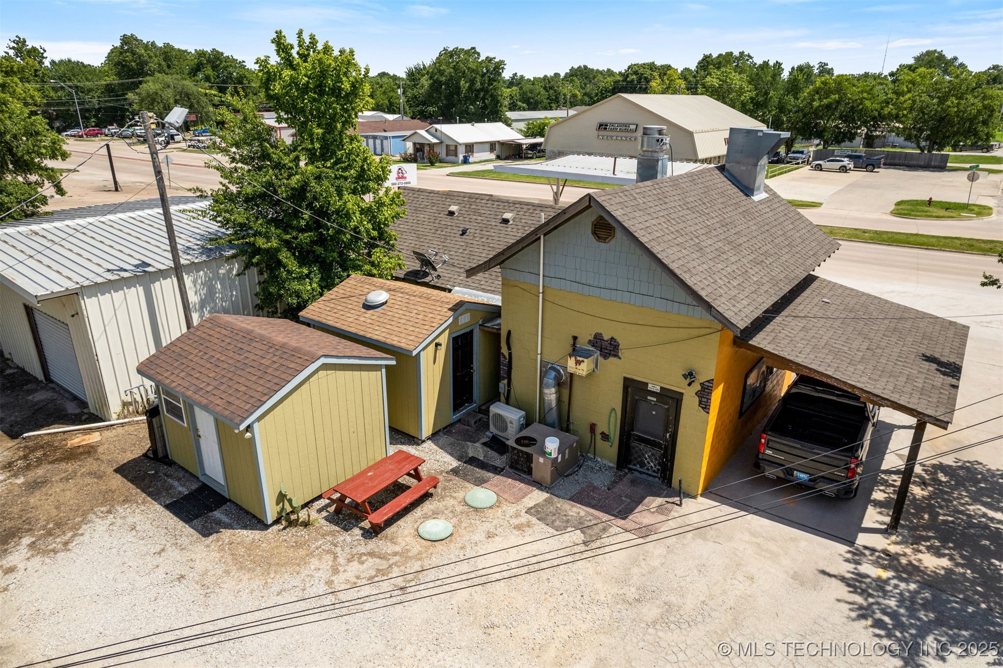 1028 W Main Property Photo 5