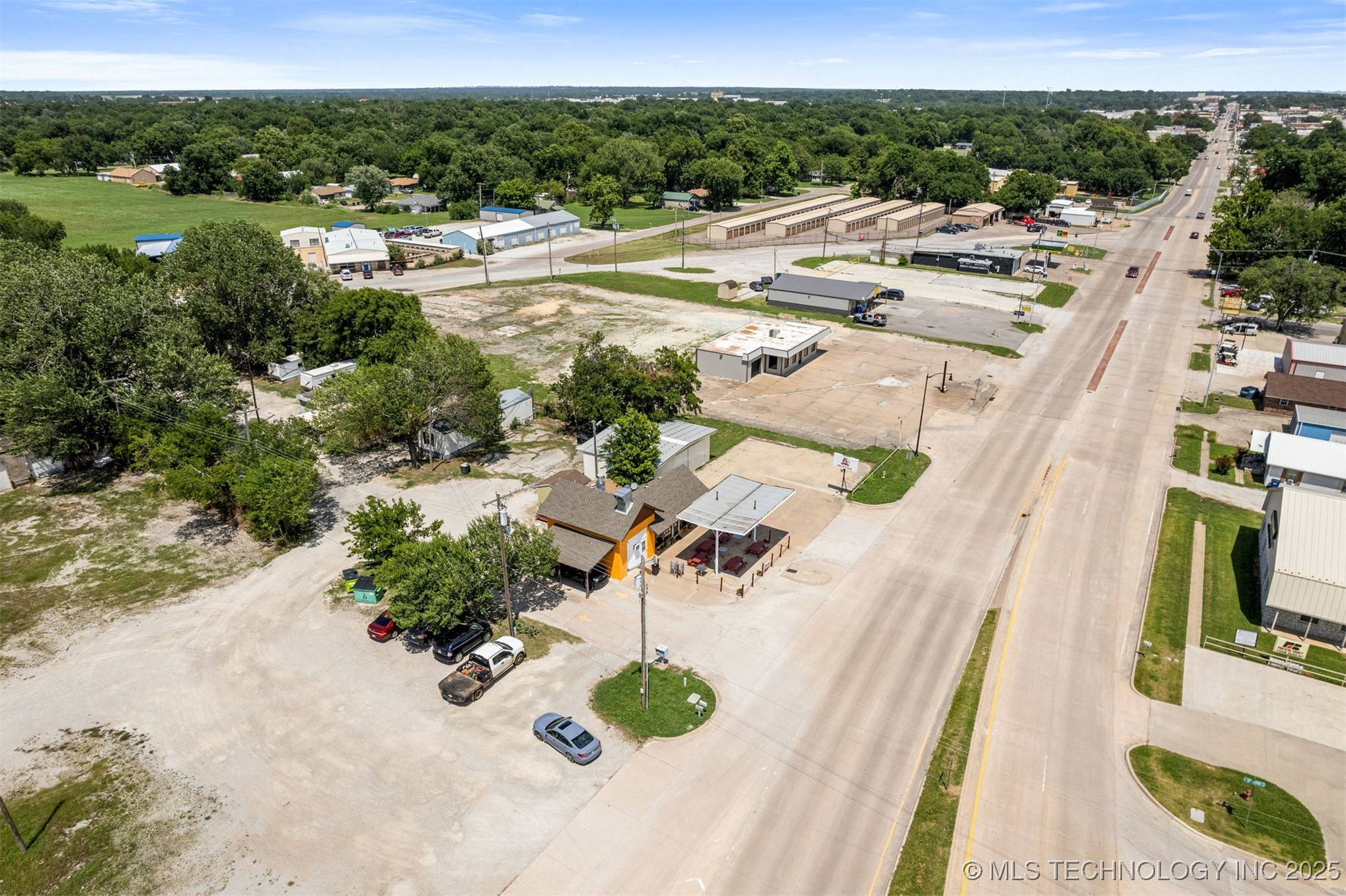 1028 W Main Property Photo 8