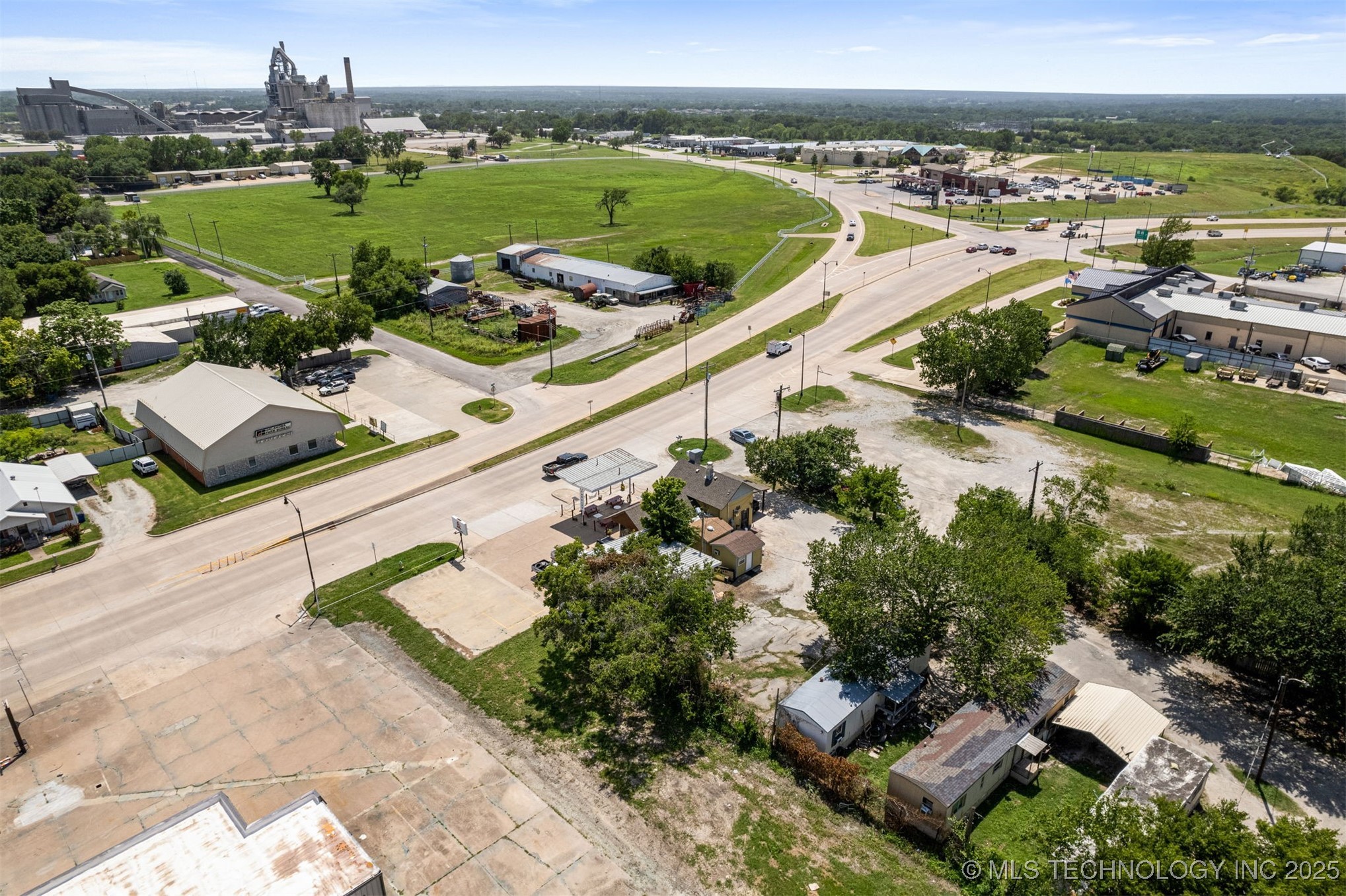 1028 W Main Property Photo 10