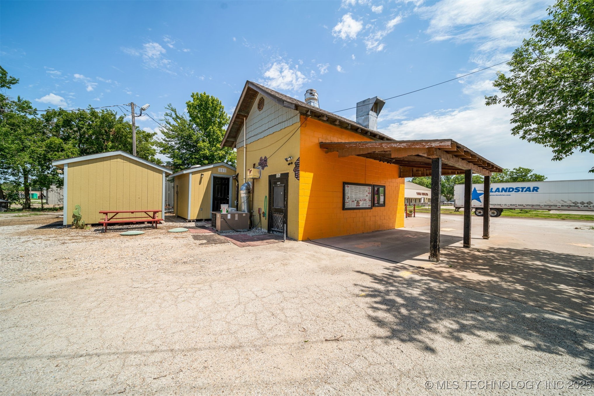 1028 W Main Property Photo 14