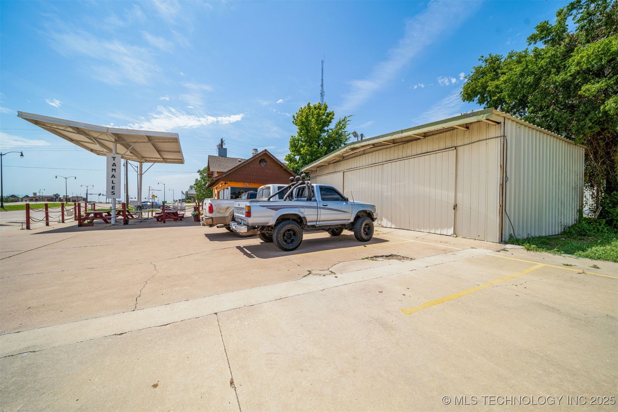 1028 W Main Property Photo 17