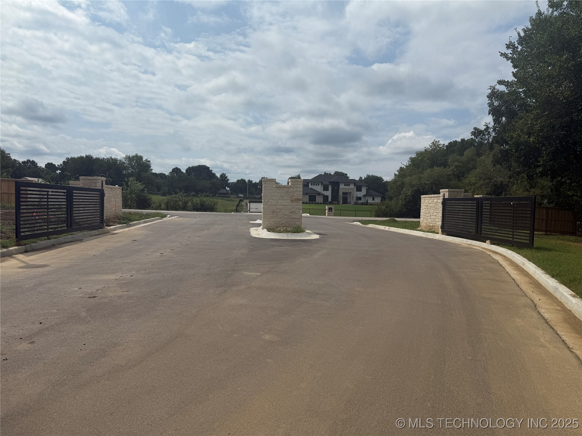 3321 Cypress Hill Property Photo 1