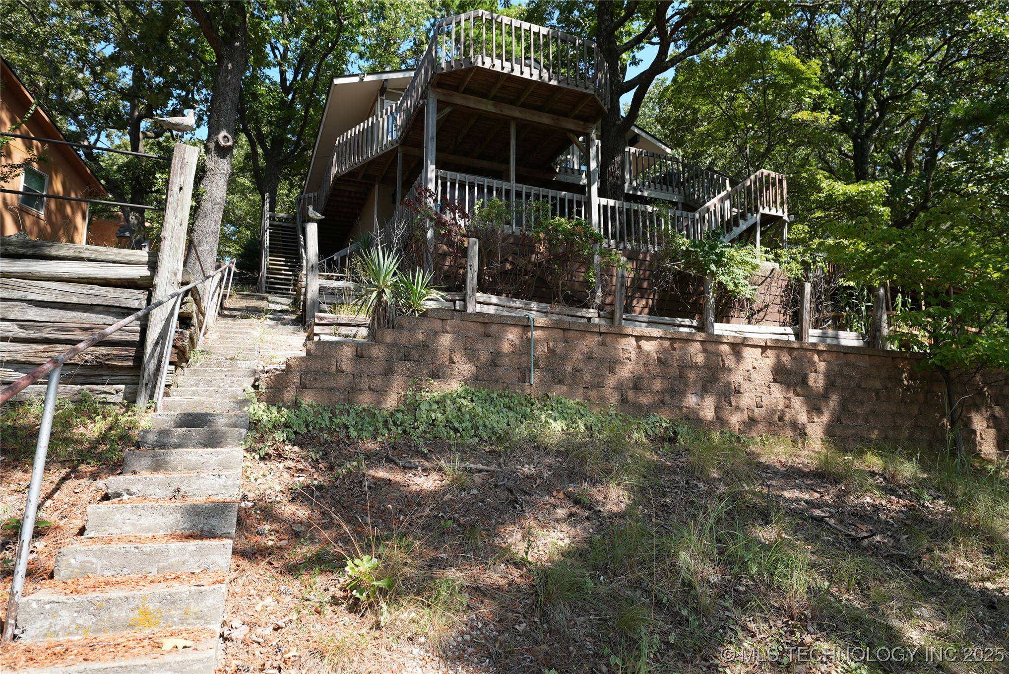 53206 E 341 Loop Property Photo 2