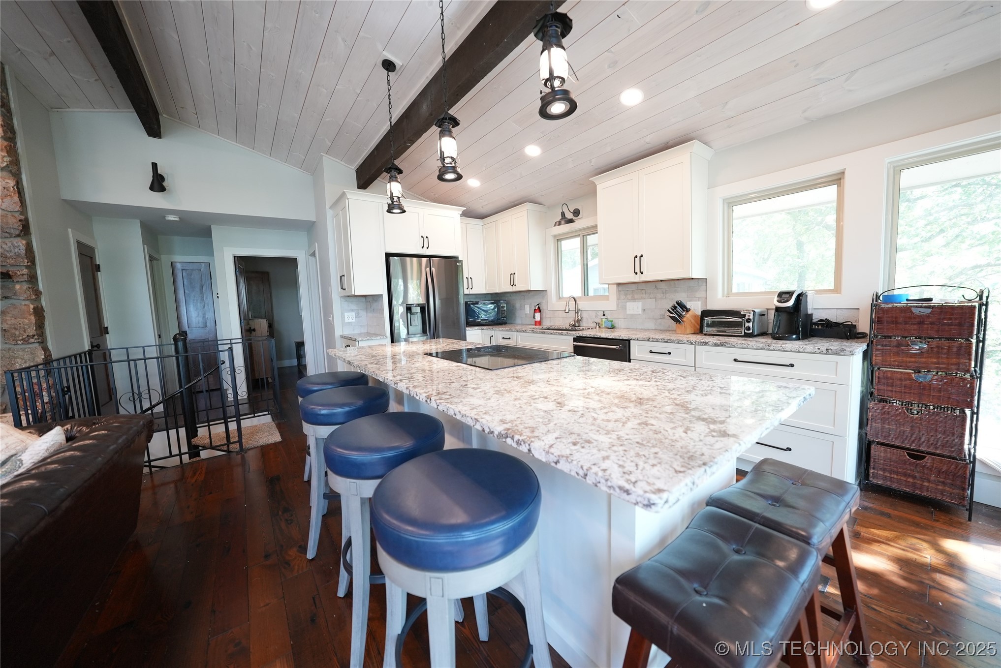 53206 E 341 Loop Property Photo 17