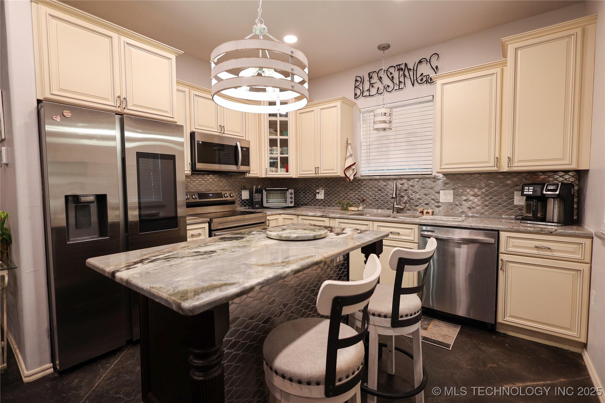 253 Bristow Way Property Photo 4