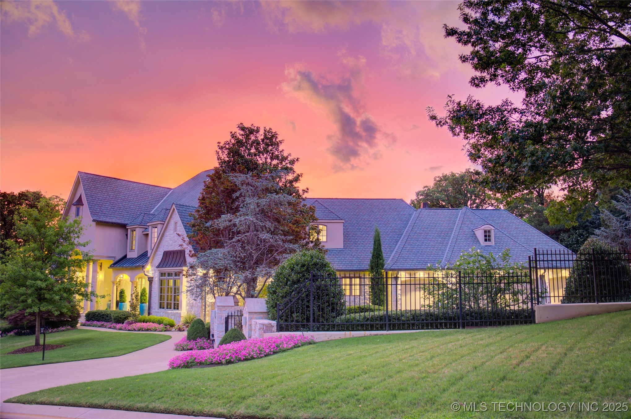 6619 E 109th Street Property Photo 2