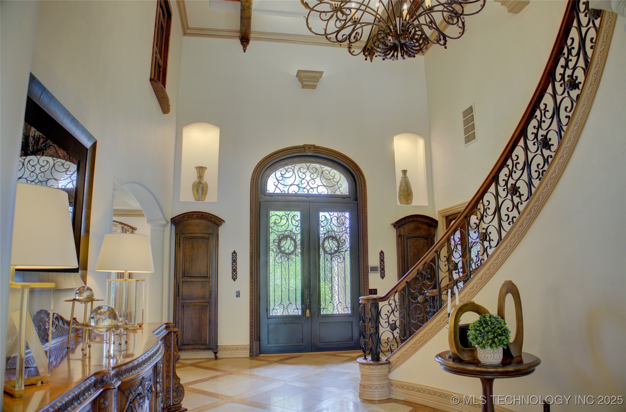 6619 E 109th Street Property Photo 6