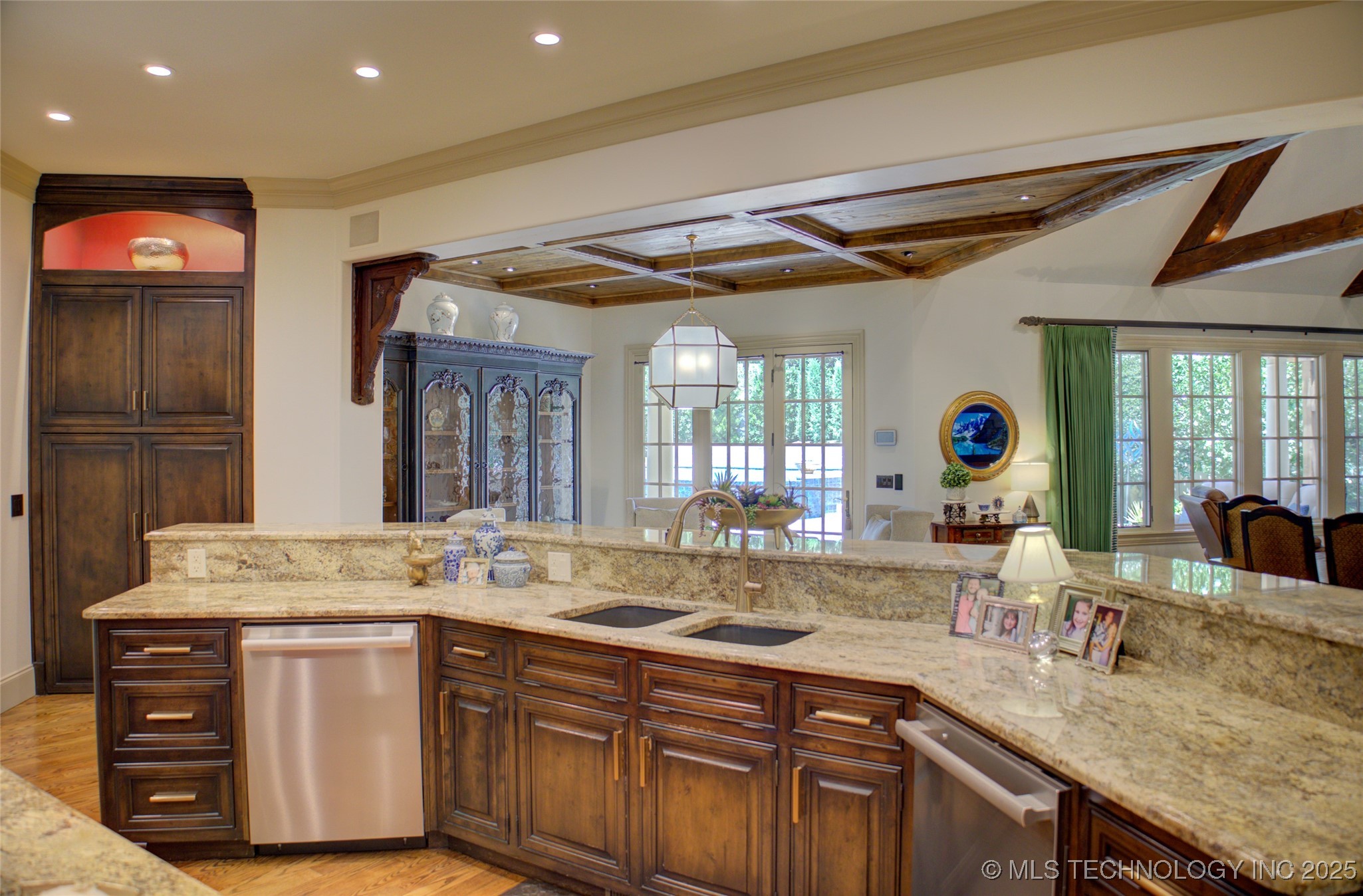 6619 E 109th Street Property Photo 13