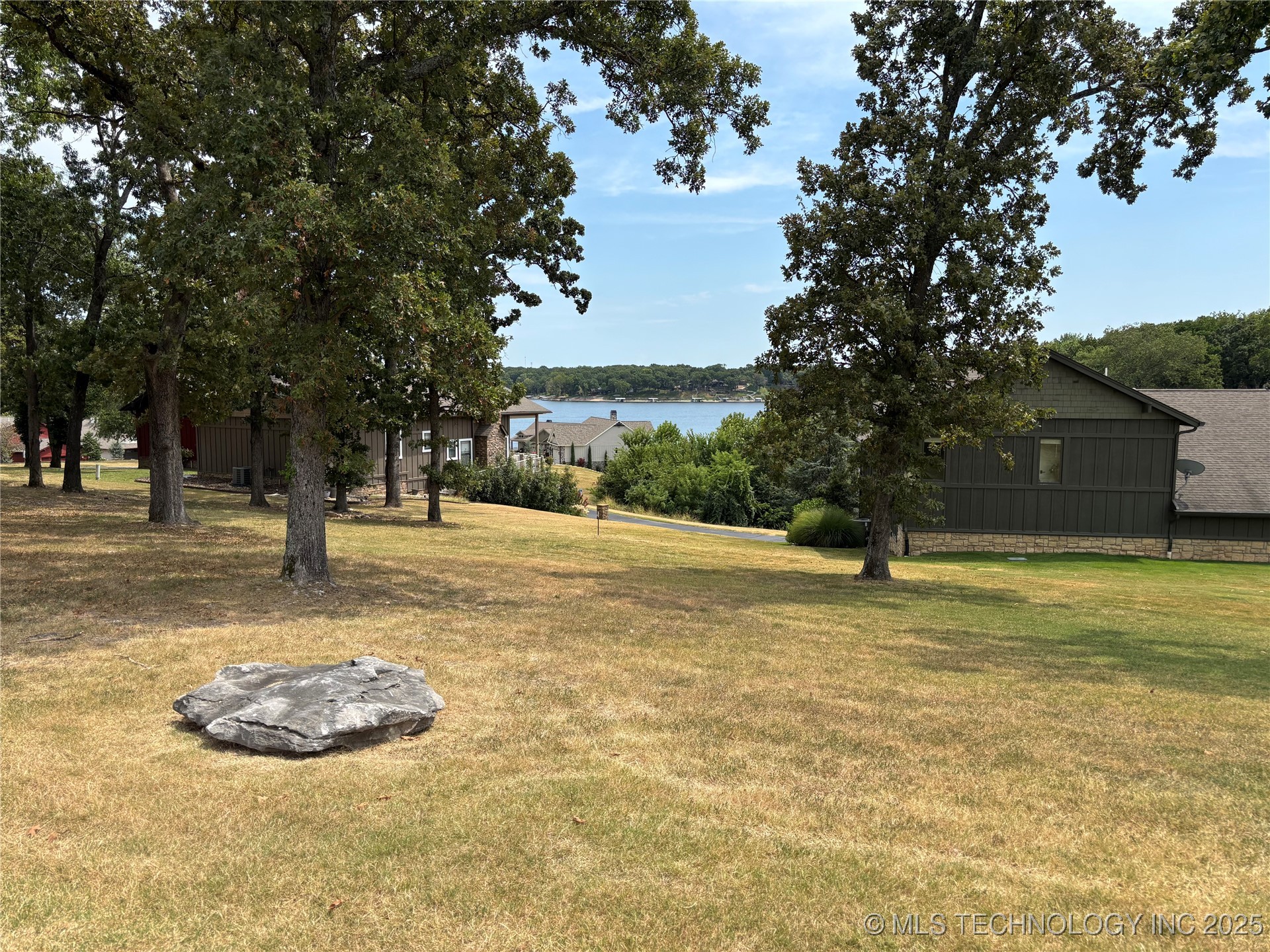 Upper Waterfall Drive Property Photo 3