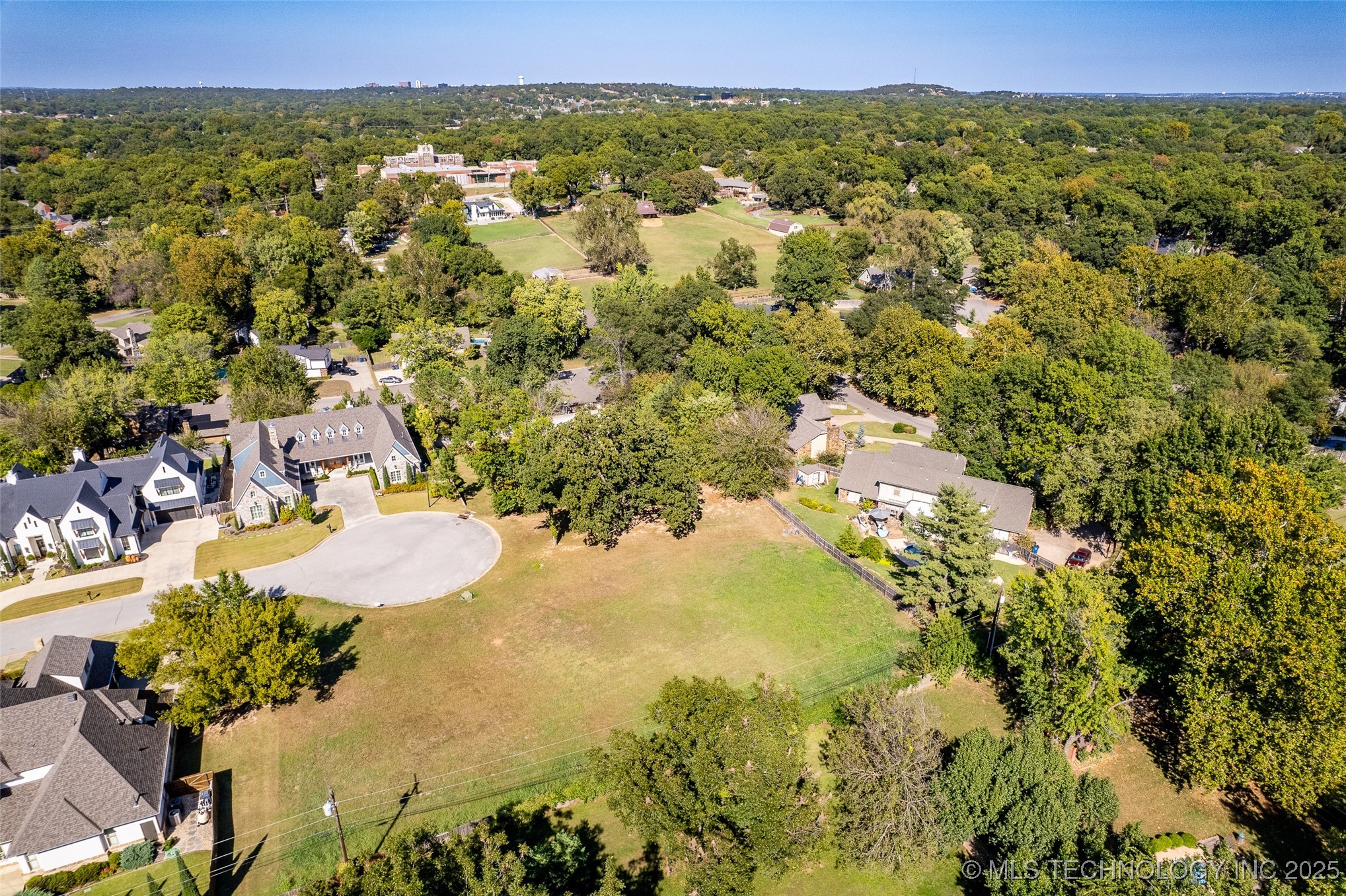 3824 E 103rd Place Property Photo 5