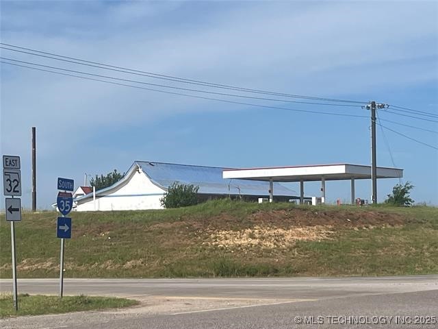 1501 Memorial Drive Property Photo 1