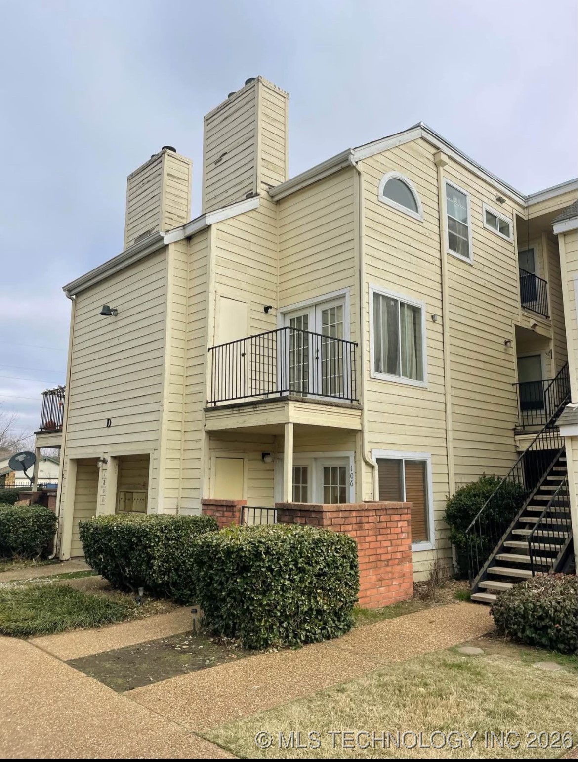 1808 E 66th Place D206 Property Photo 1