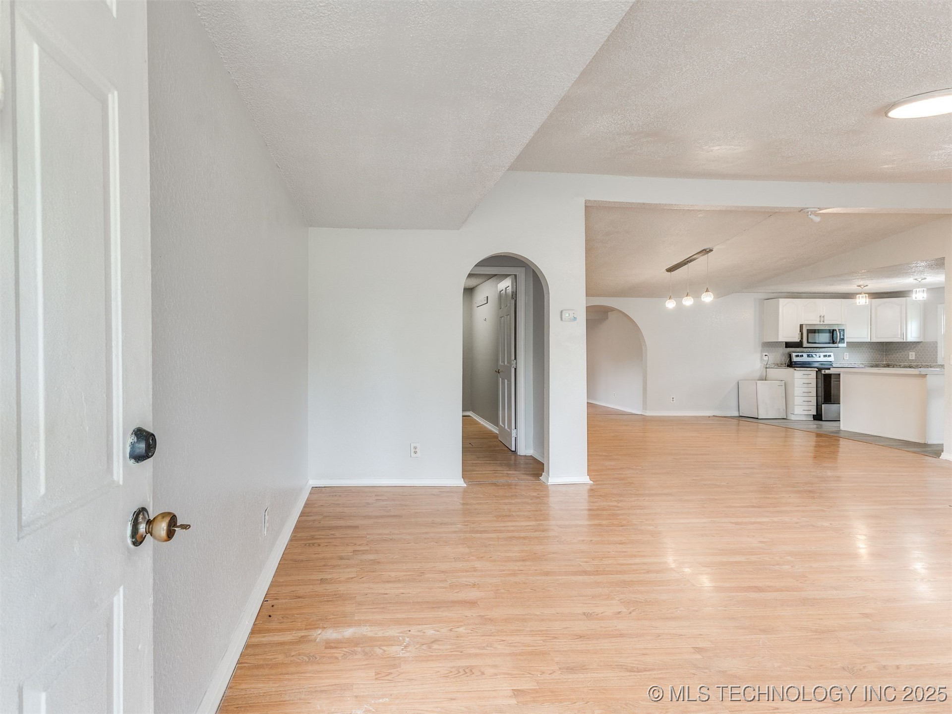 9750 S 4060 Road Property Photo 4