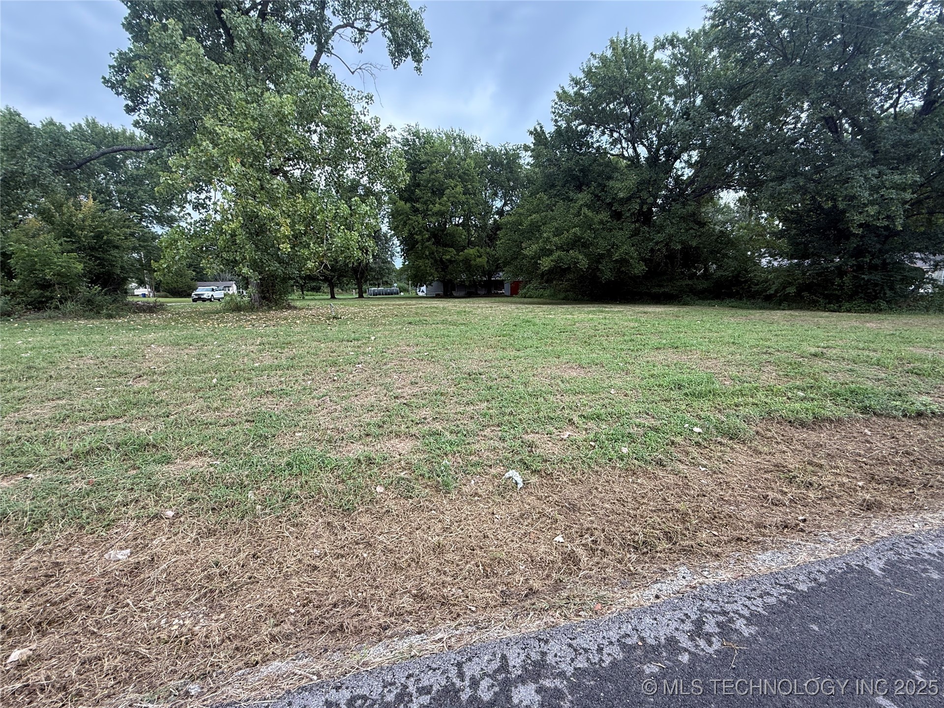 S Cresthaven Street Property Photo 1