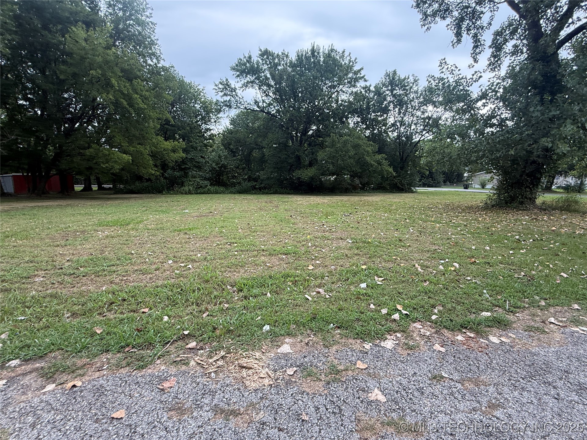 S Cresthaven Street Property Photo 2