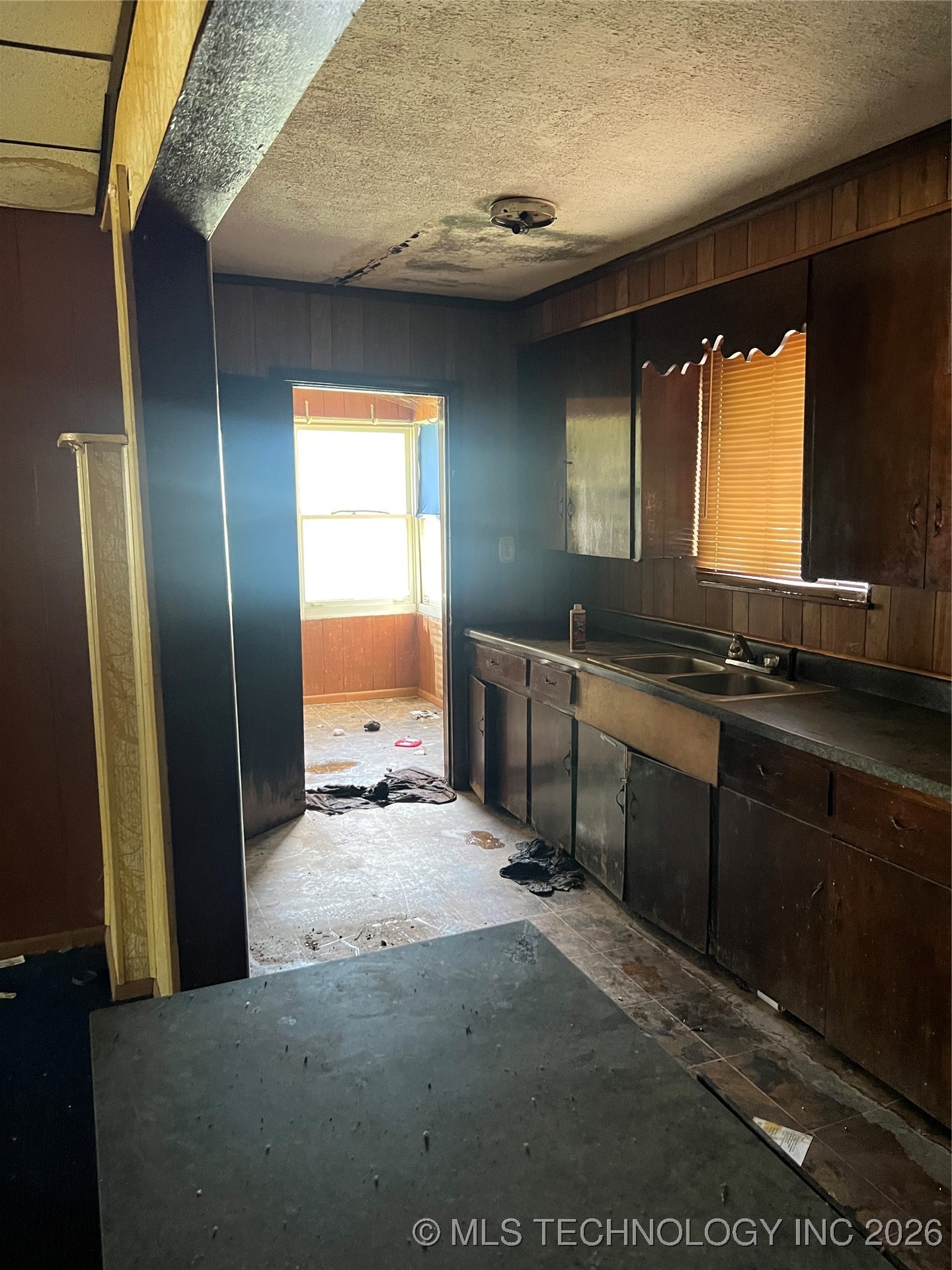 821 S Lake Avenue Property Photo 3