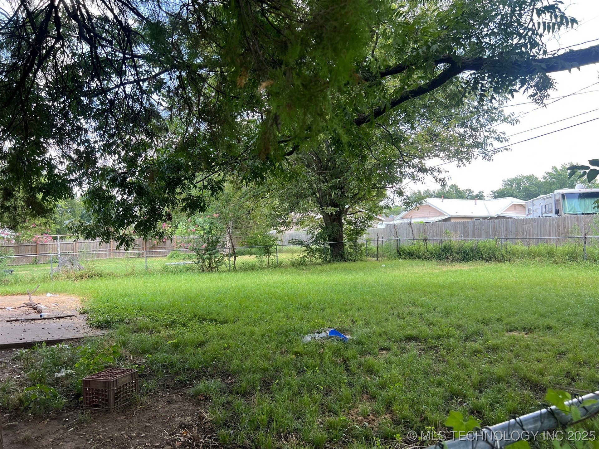 821 S Lake Avenue Property Photo 7