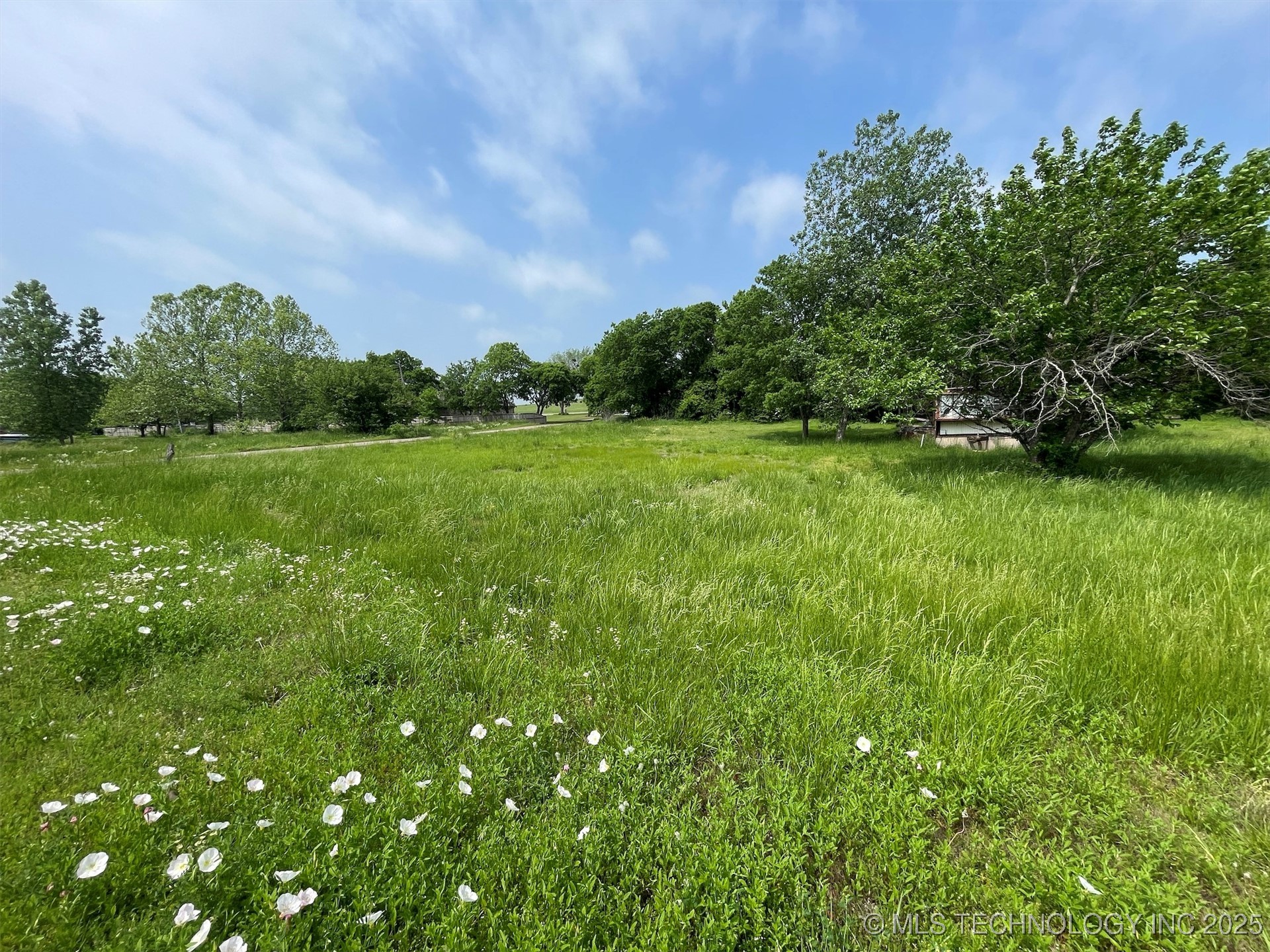 401 S Kemp Property Photo 1