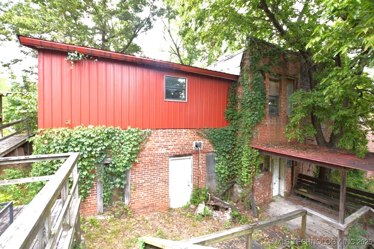 114 Main Street Property Photo 8