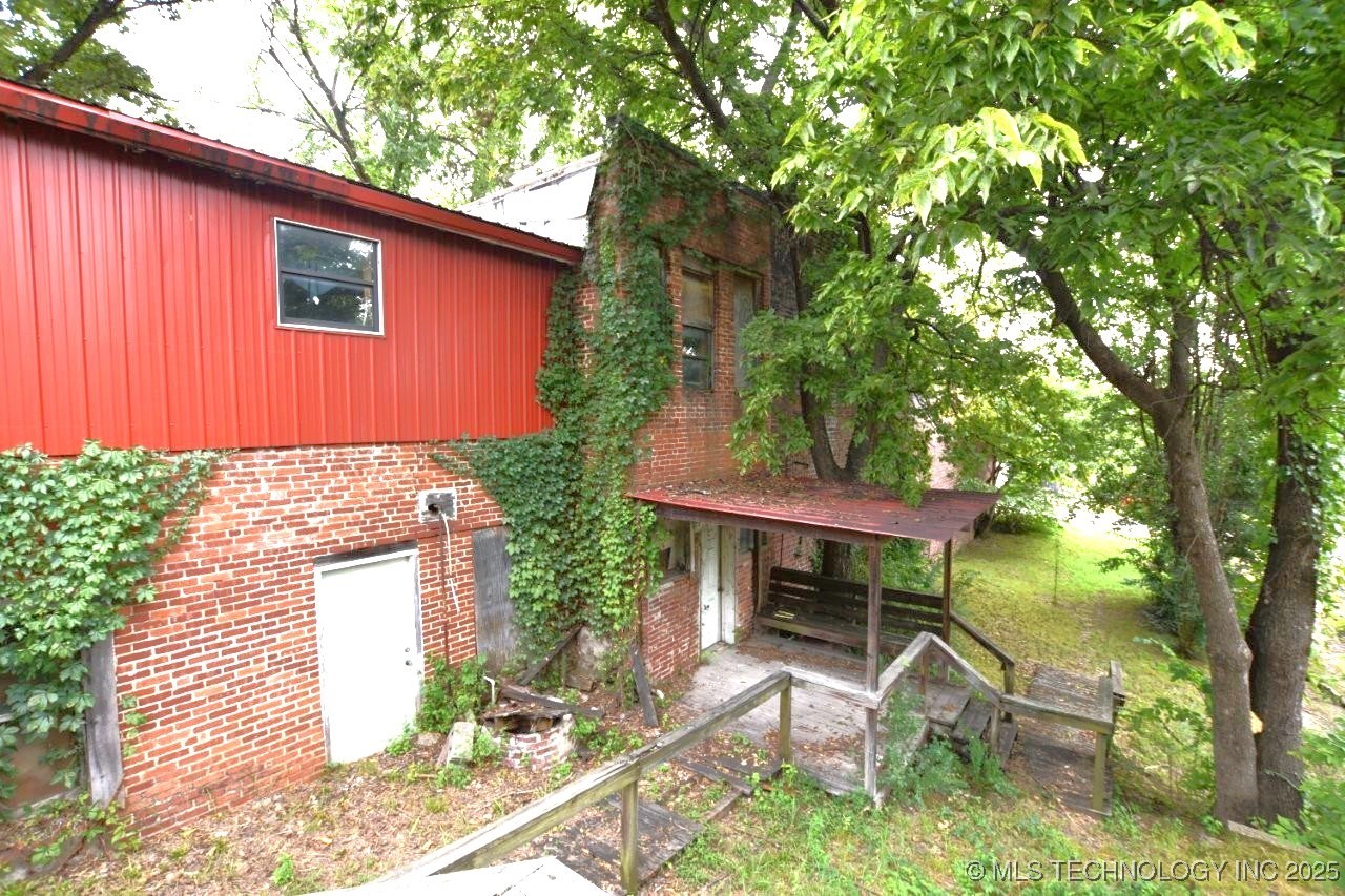 114 Main Street Property Photo 9