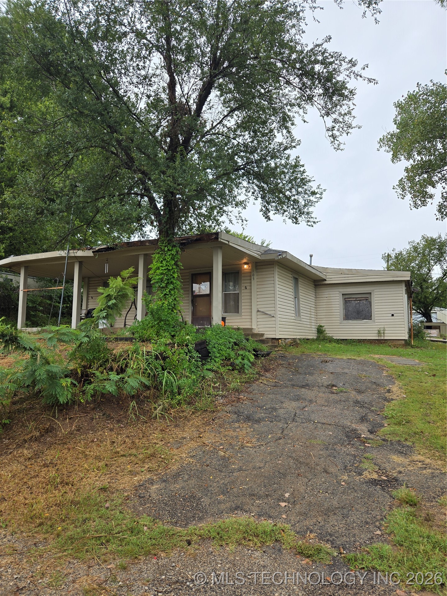 105 E 5th Street Property Photo 1