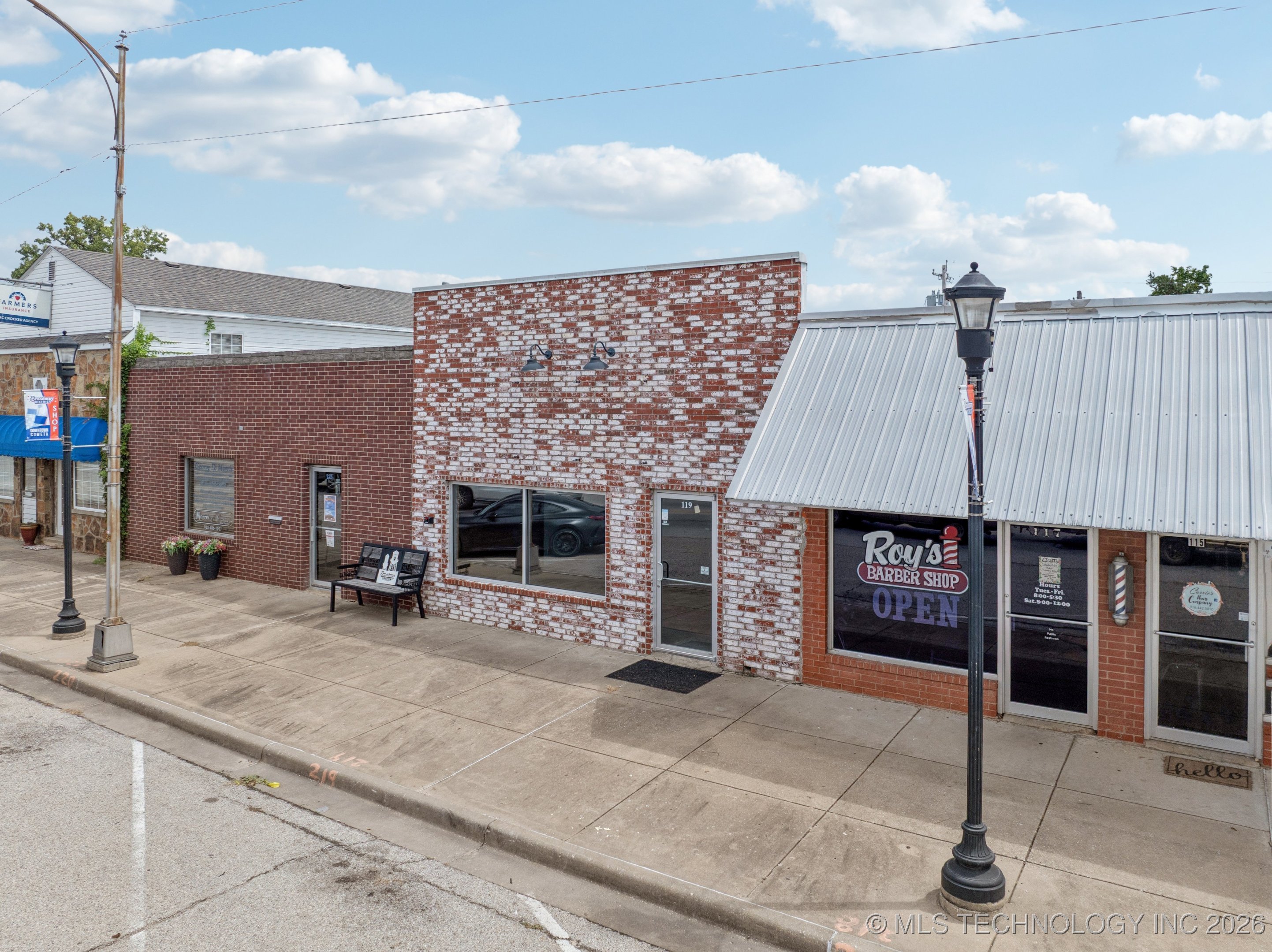 119 N Broadway Street Property Photo 2