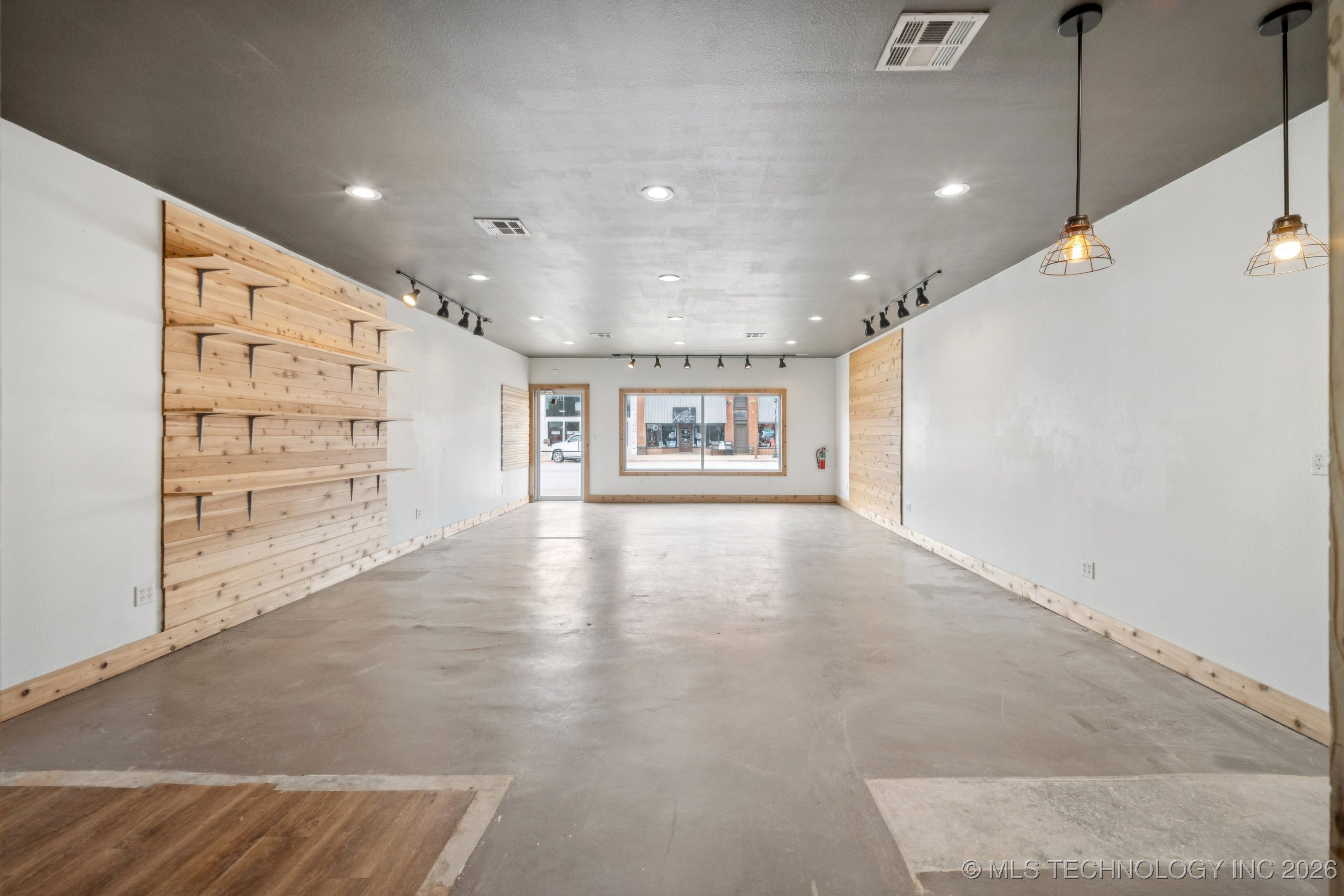 119 N Broadway Street Property Photo 10