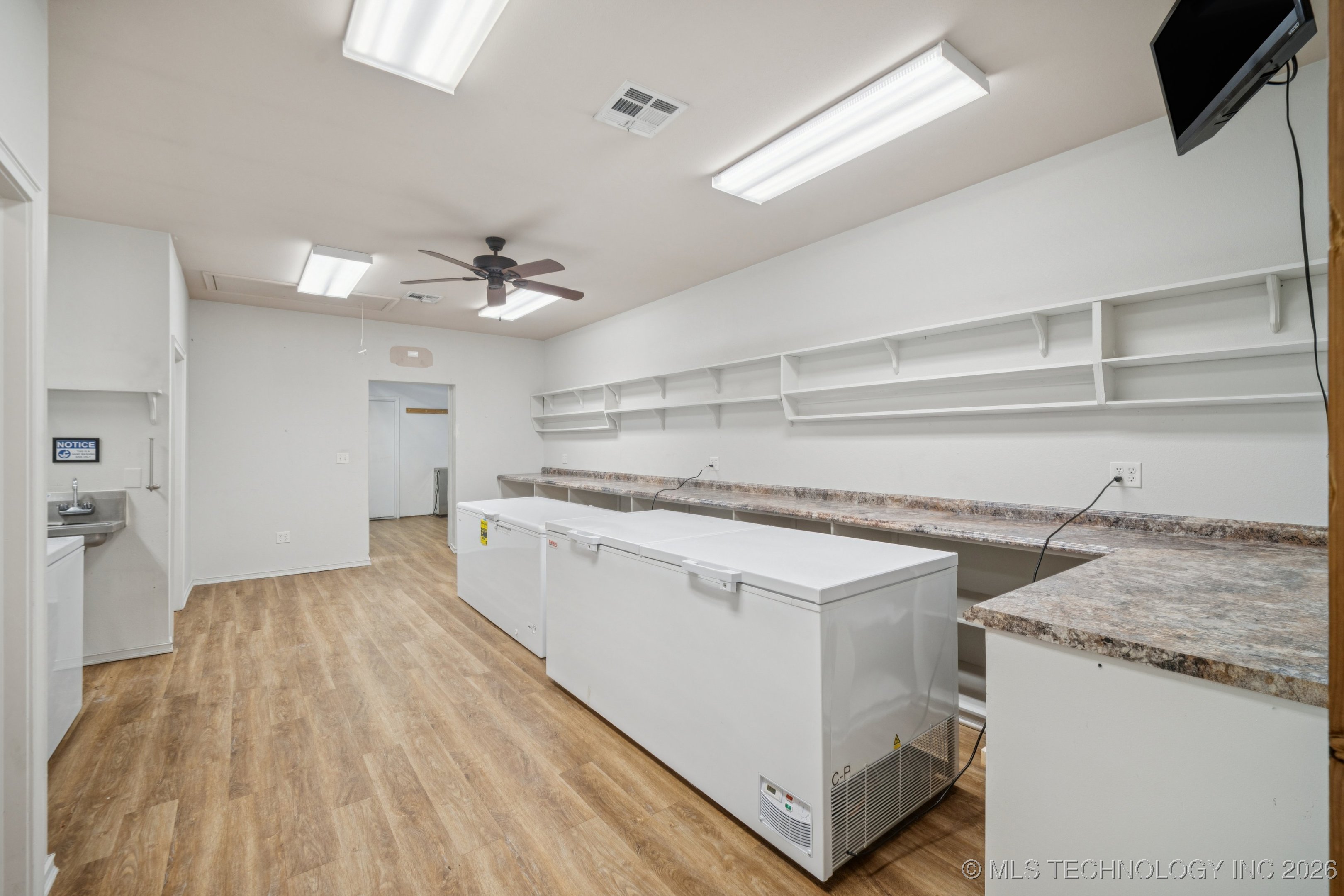 119 N Broadway Street Property Photo 13