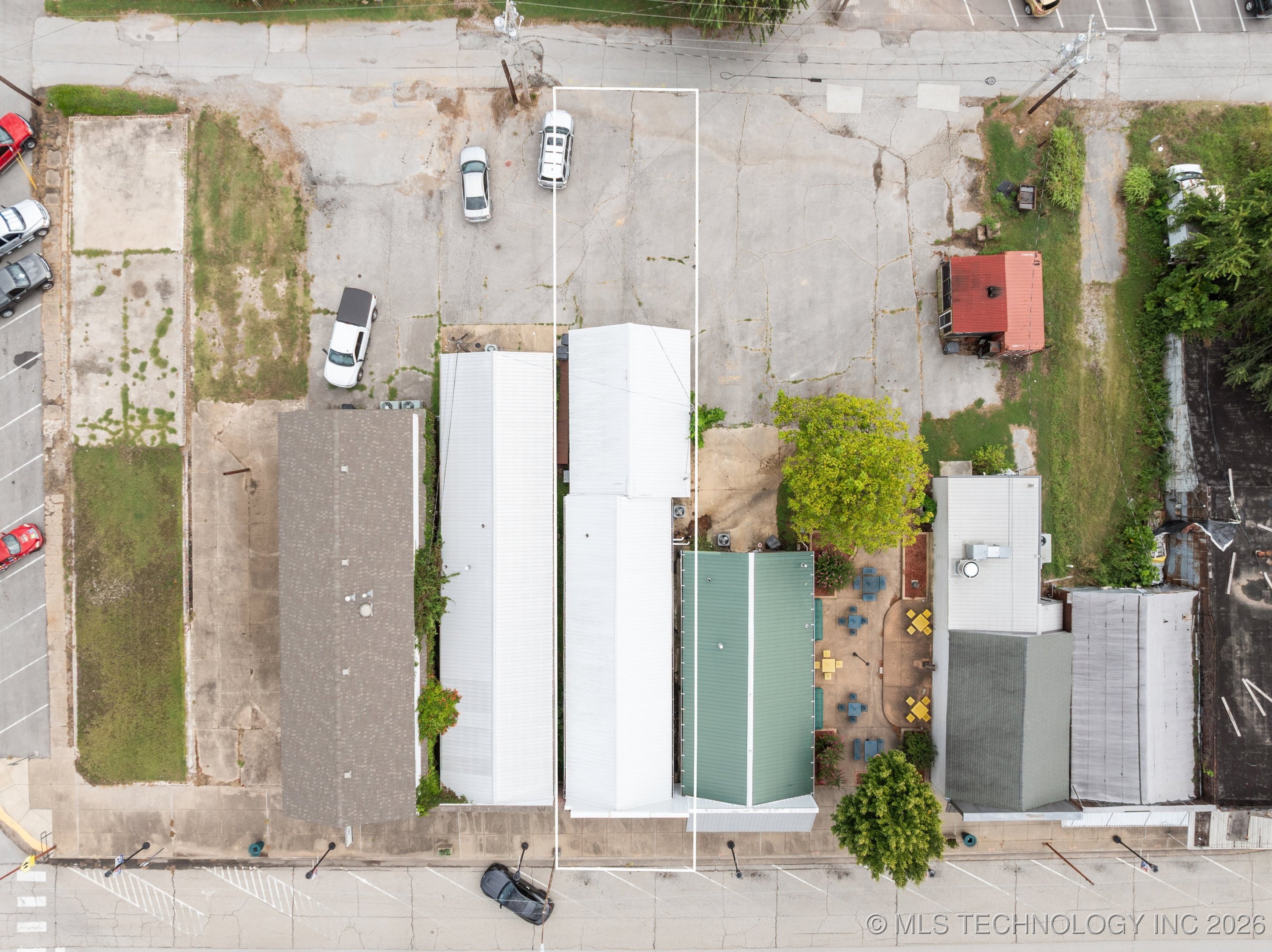 119 N Broadway Street Property Photo 33