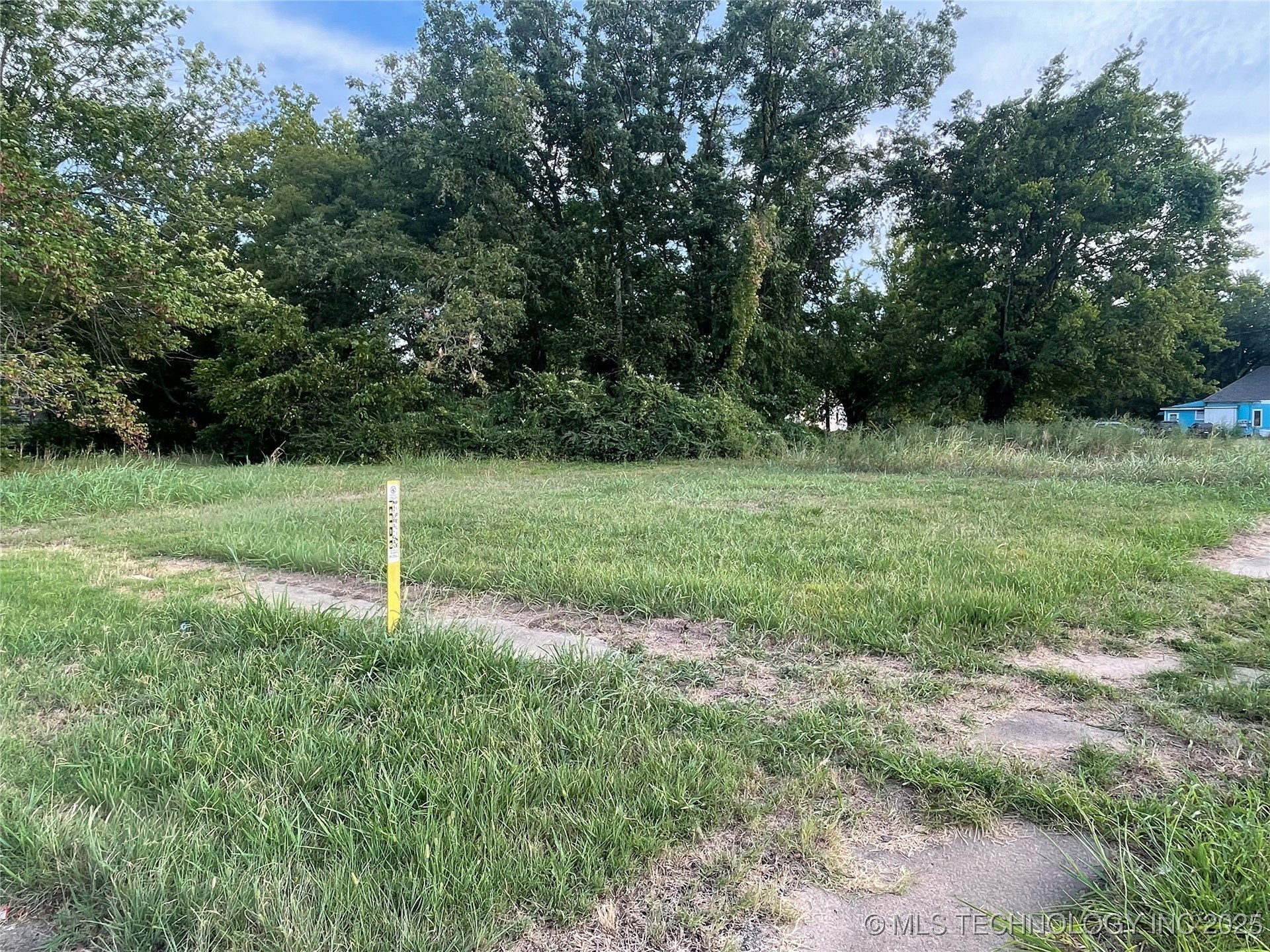 307 Fredonia Street Property Photo 1