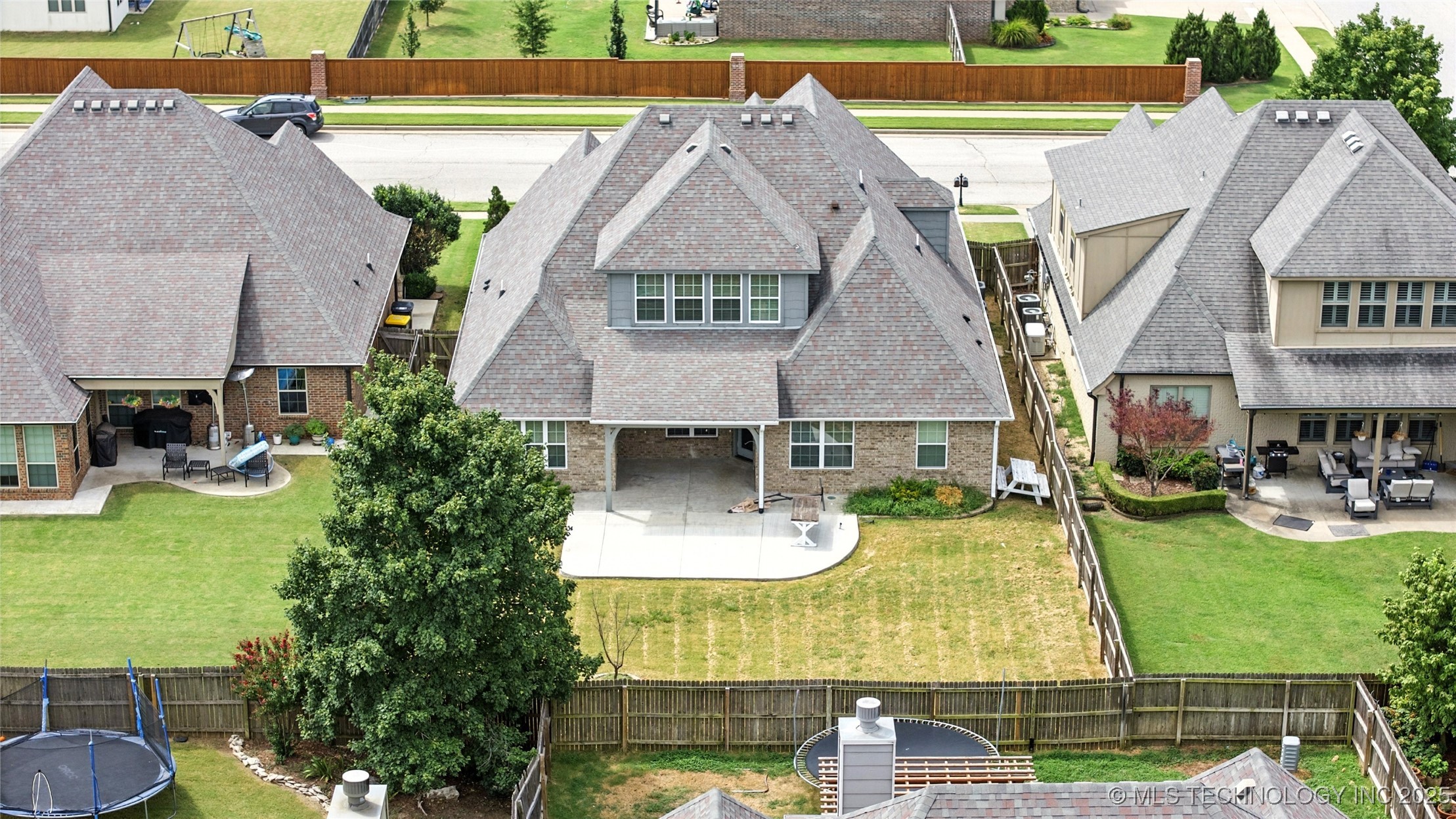 515 W 128th Street Property Photo 4