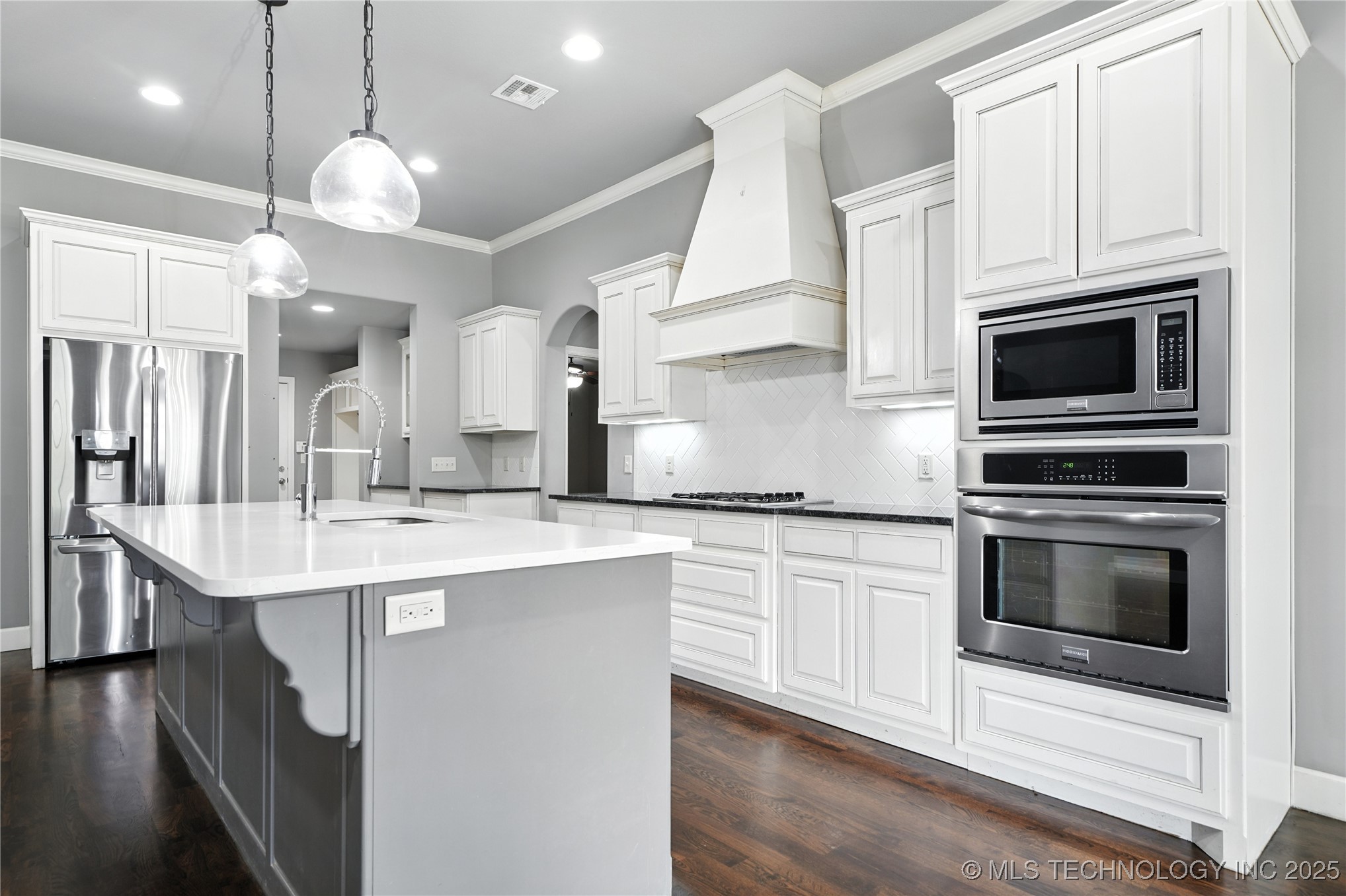 515 W 128th Street Property Photo 20