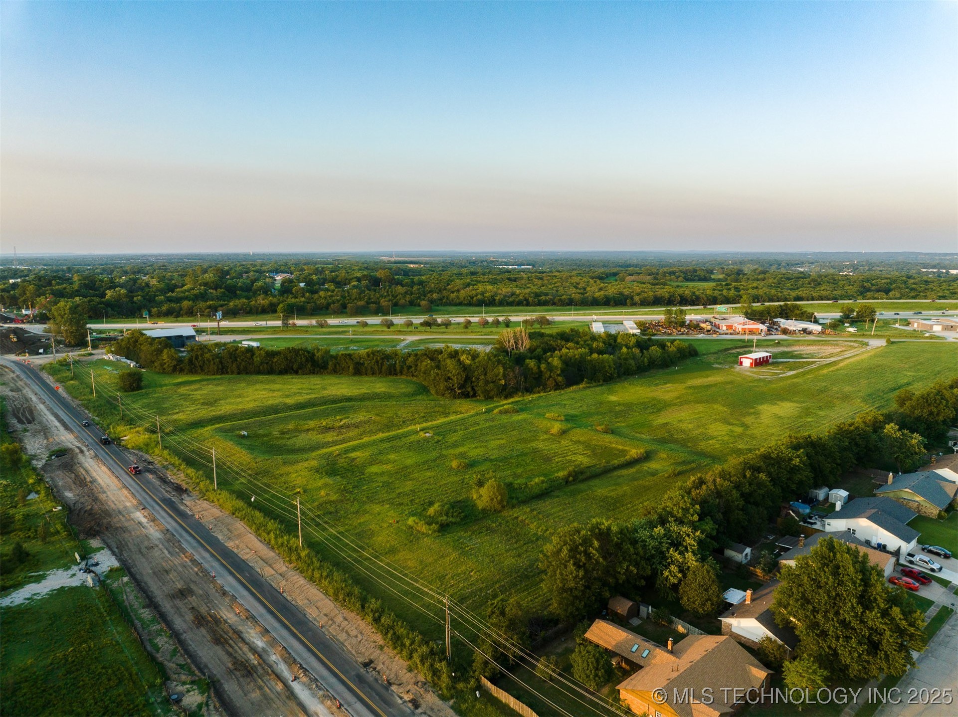 18 S 193rd Avenue Property Photo 36