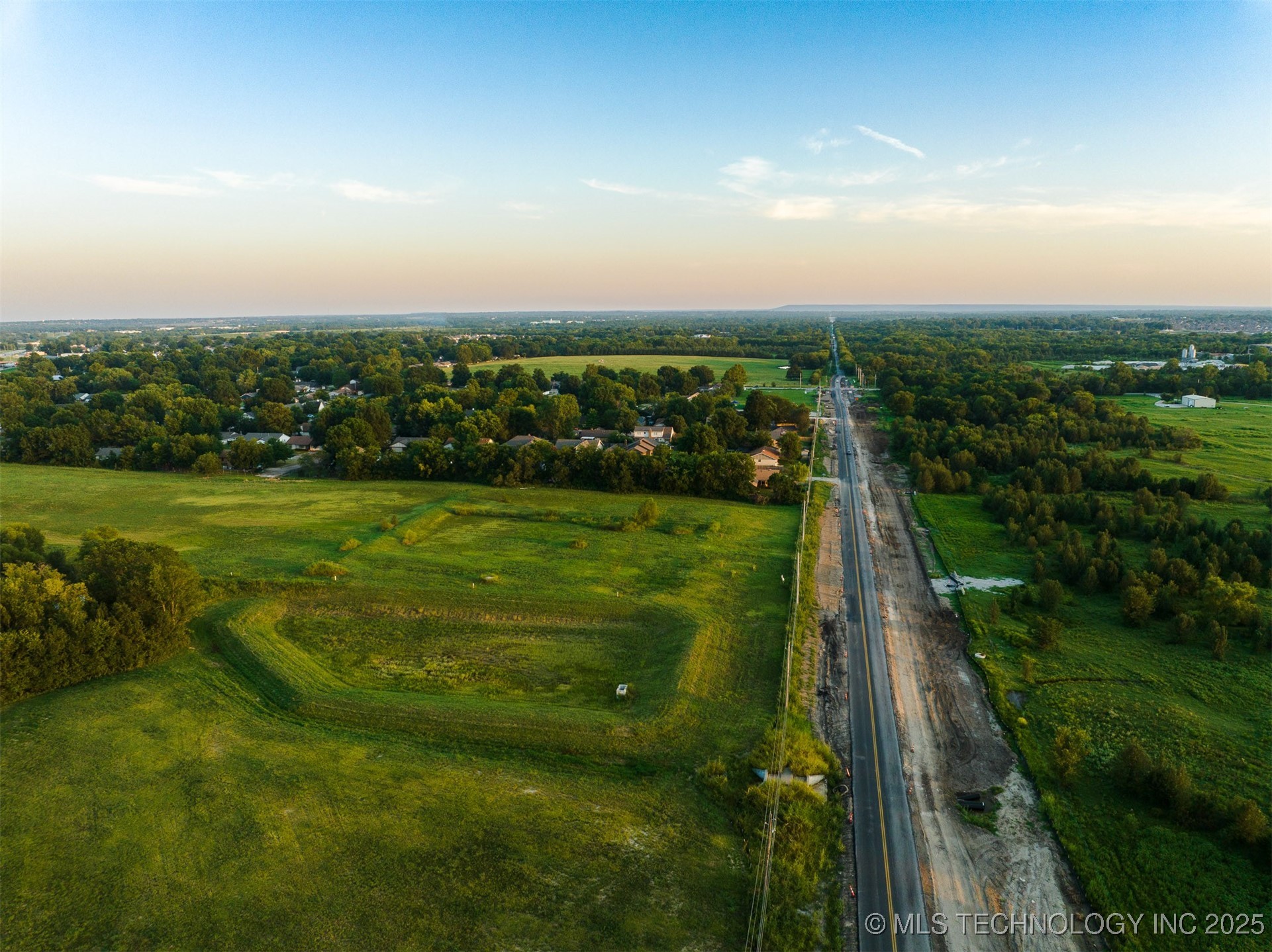 18 S 193rd Avenue Property Photo 39