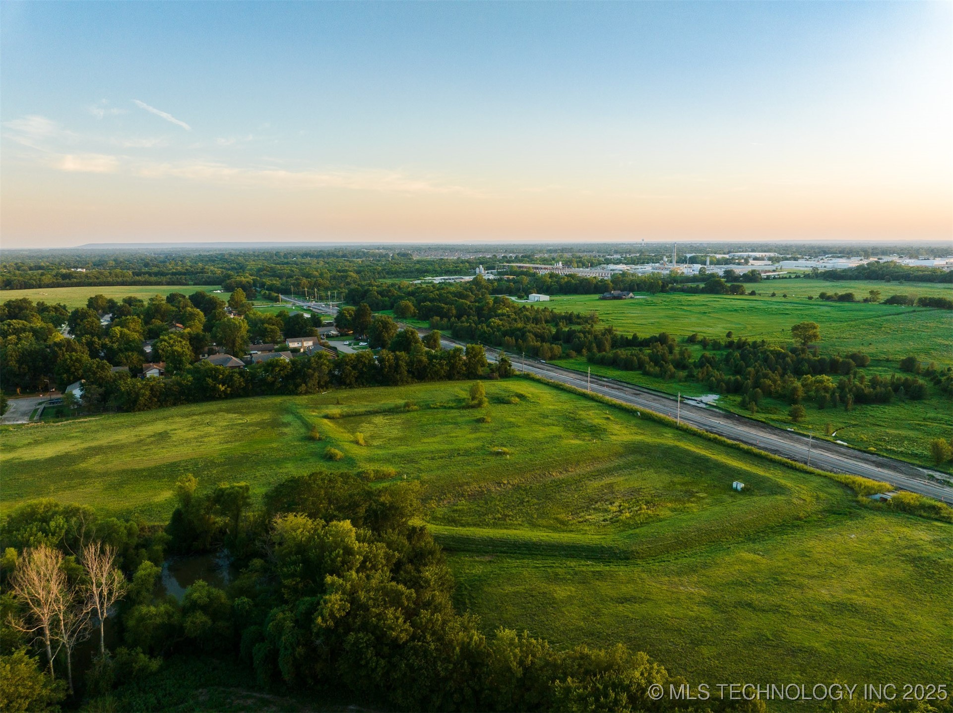 18 S 193rd Avenue Property Photo 41