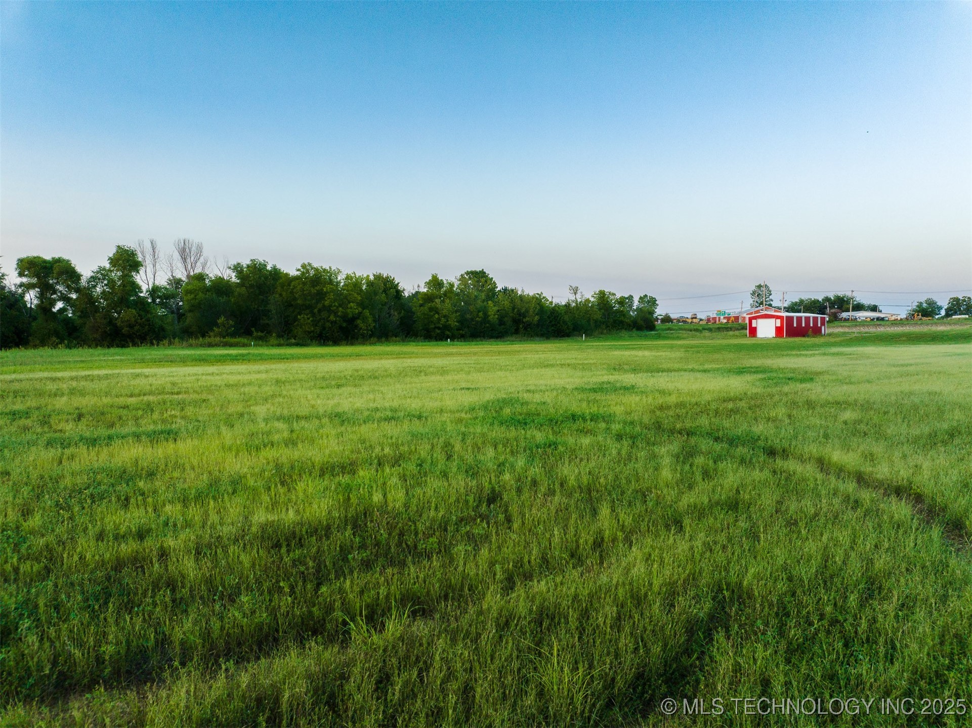 18 S 193rd Avenue Property Photo 46