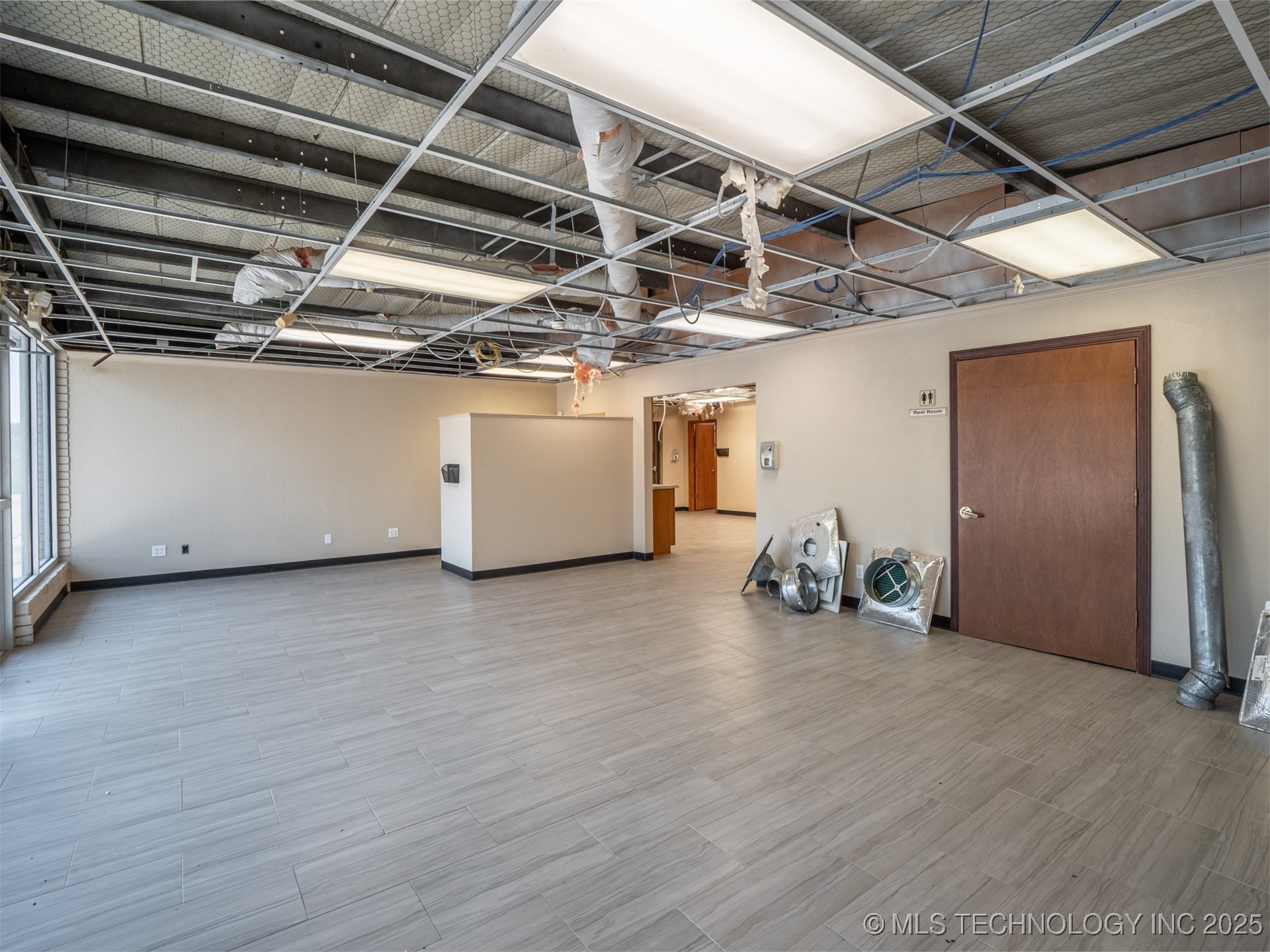 1101 N Strong Avenue Property Photo 5