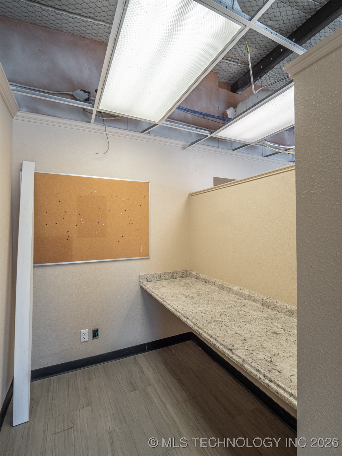 1101 N Strong Avenue Property Photo 7