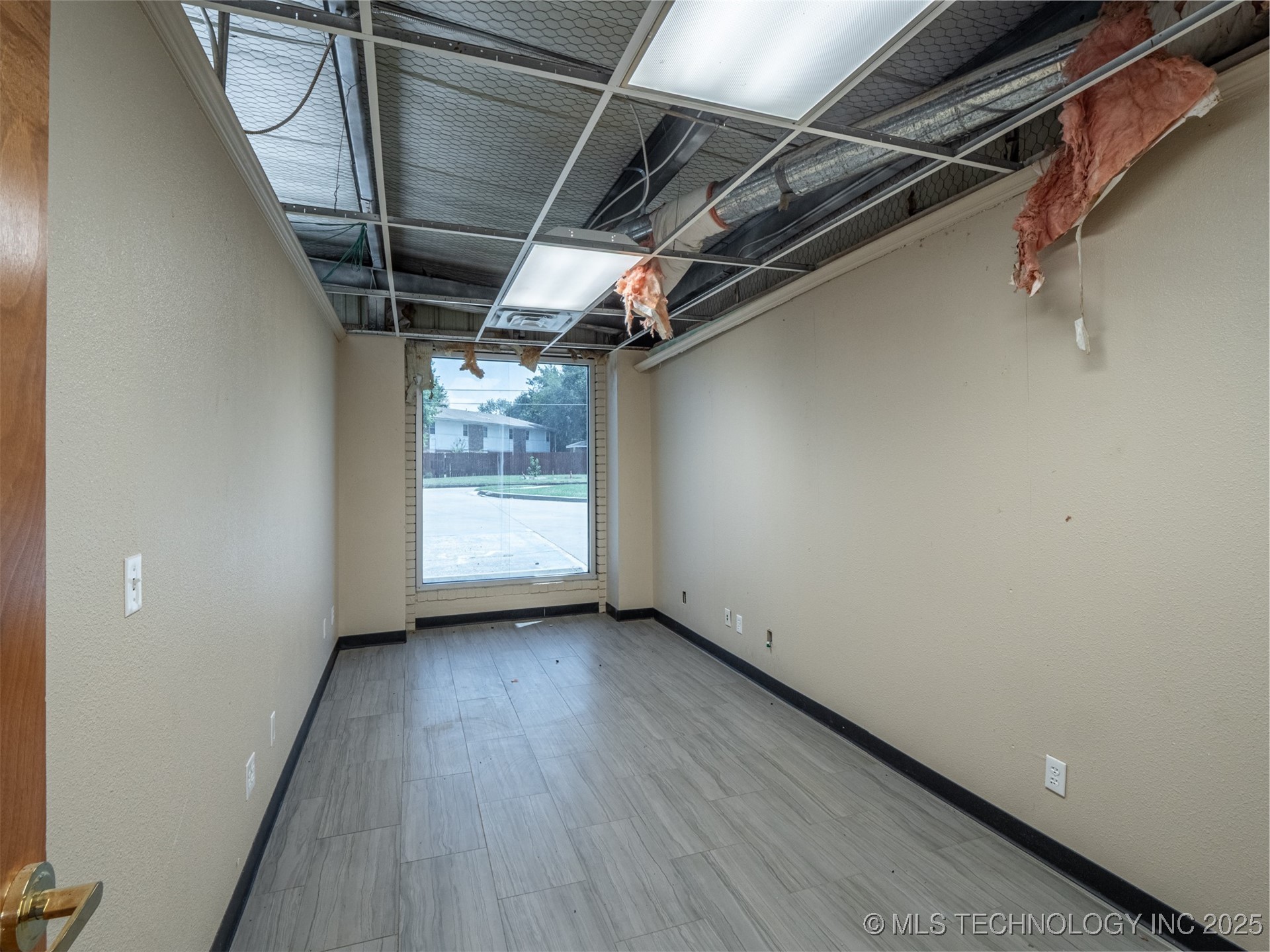 1101 N Strong Avenue Property Photo 10