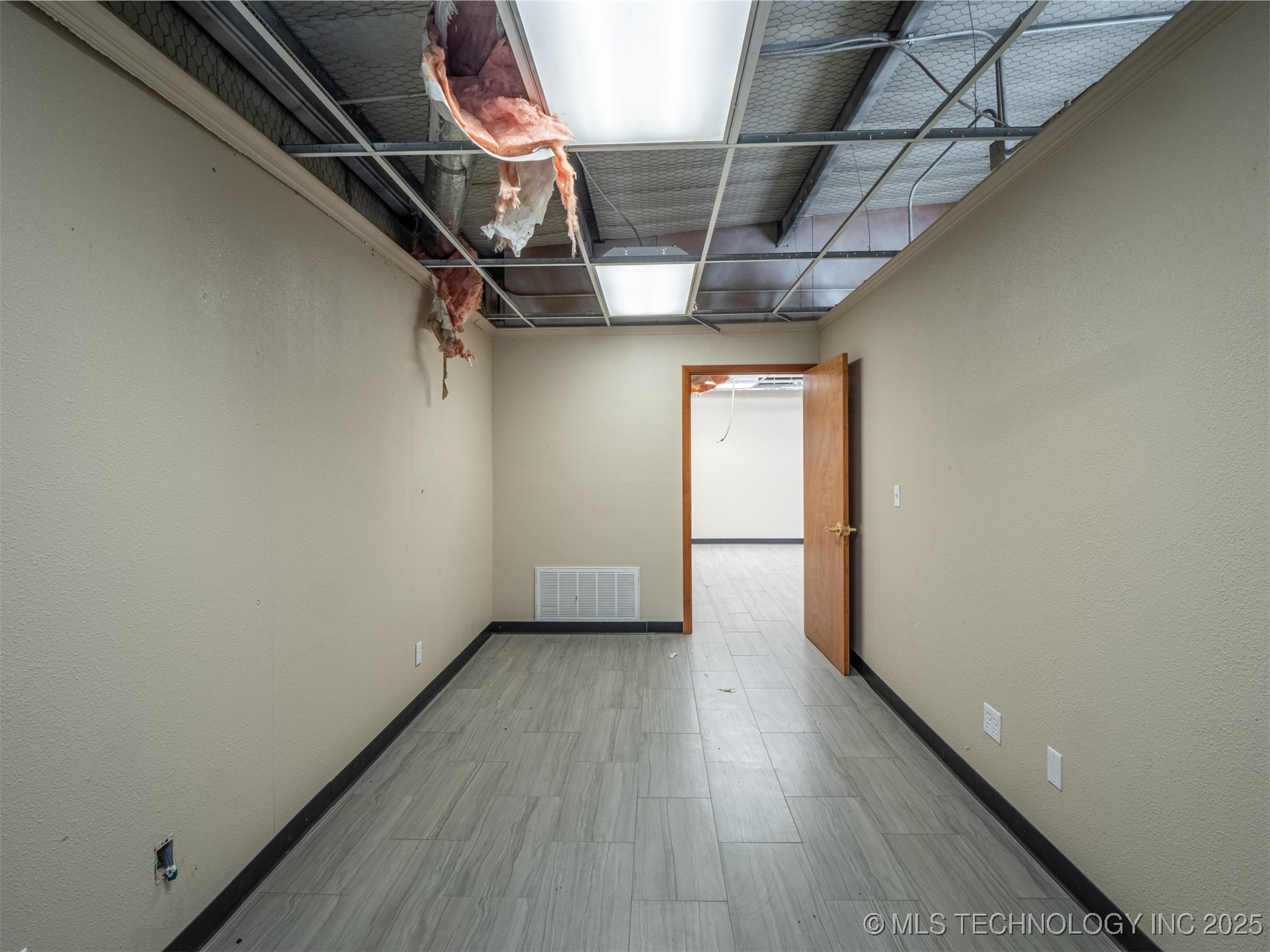 1101 N Strong Avenue Property Photo 11