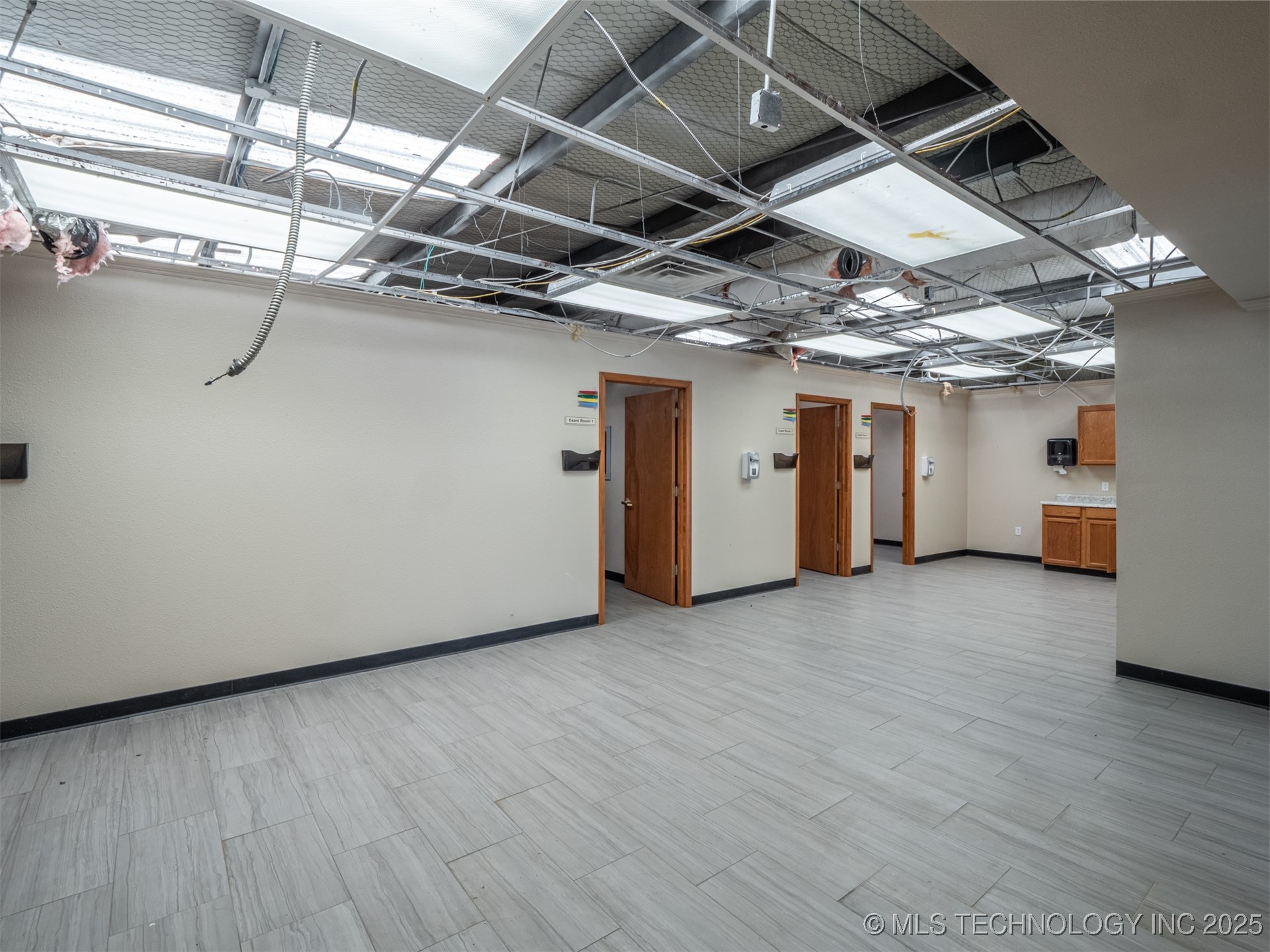 1101 N Strong Avenue Property Photo 13