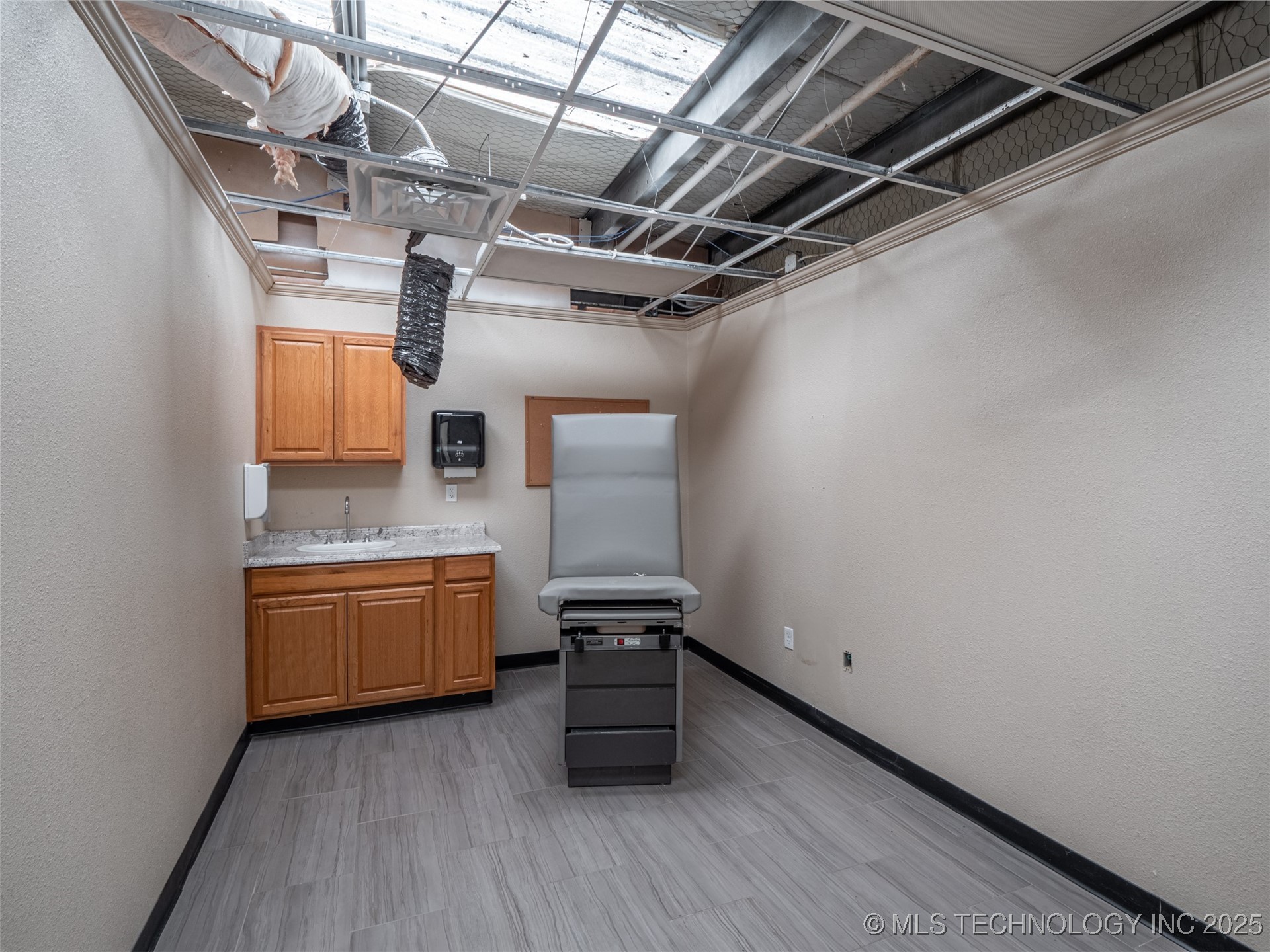 1101 N Strong Avenue Property Photo 17