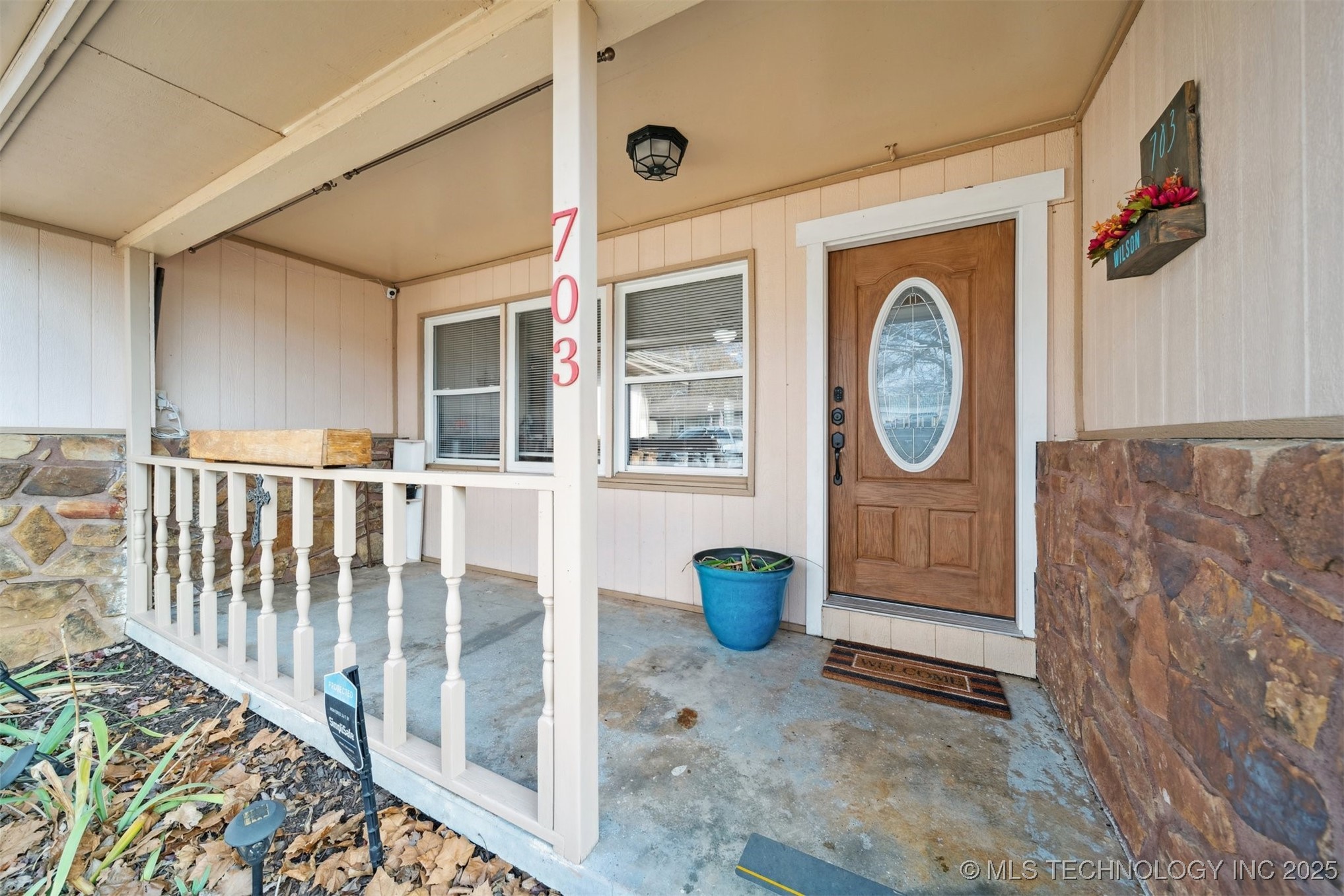 703 N D Avenue Property Photo 3